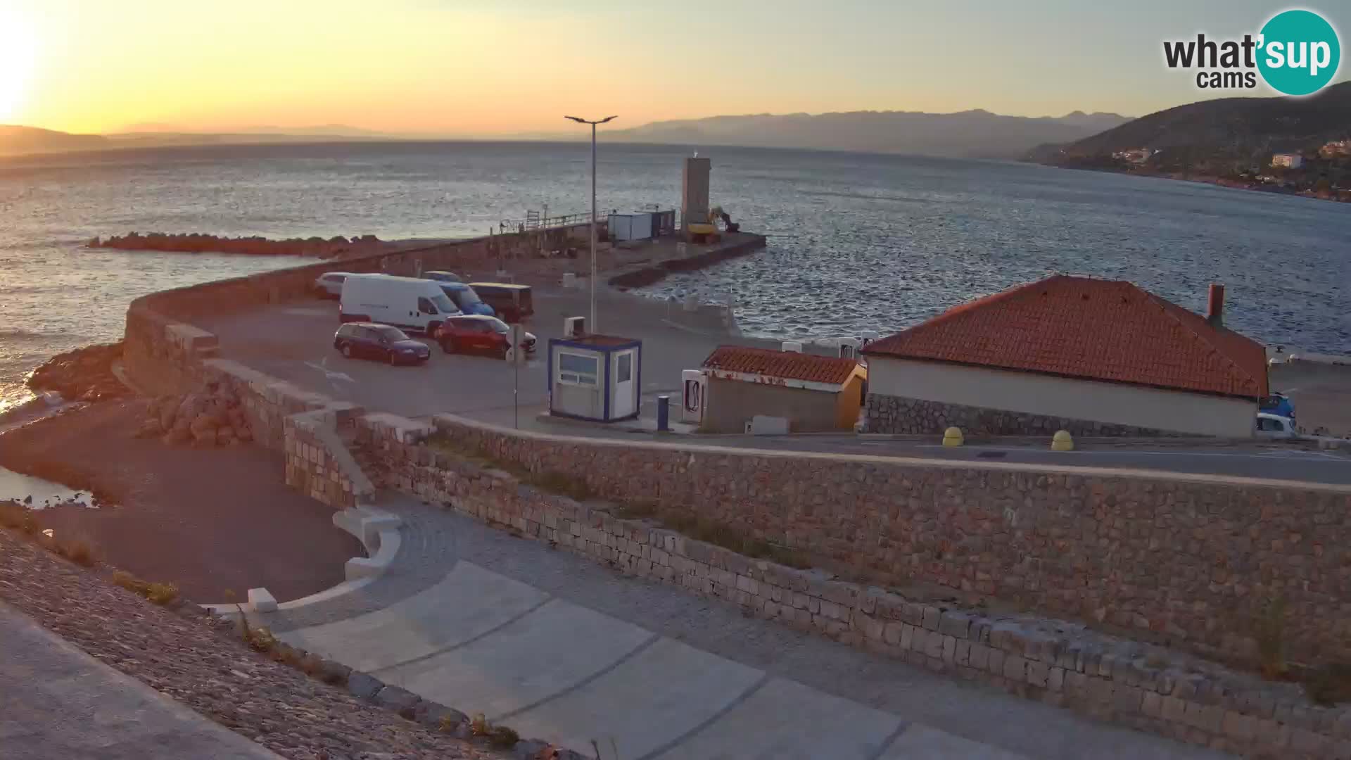 Senj Hafen Webcam – Wellenbrecher & Leuchtturm Liveblick