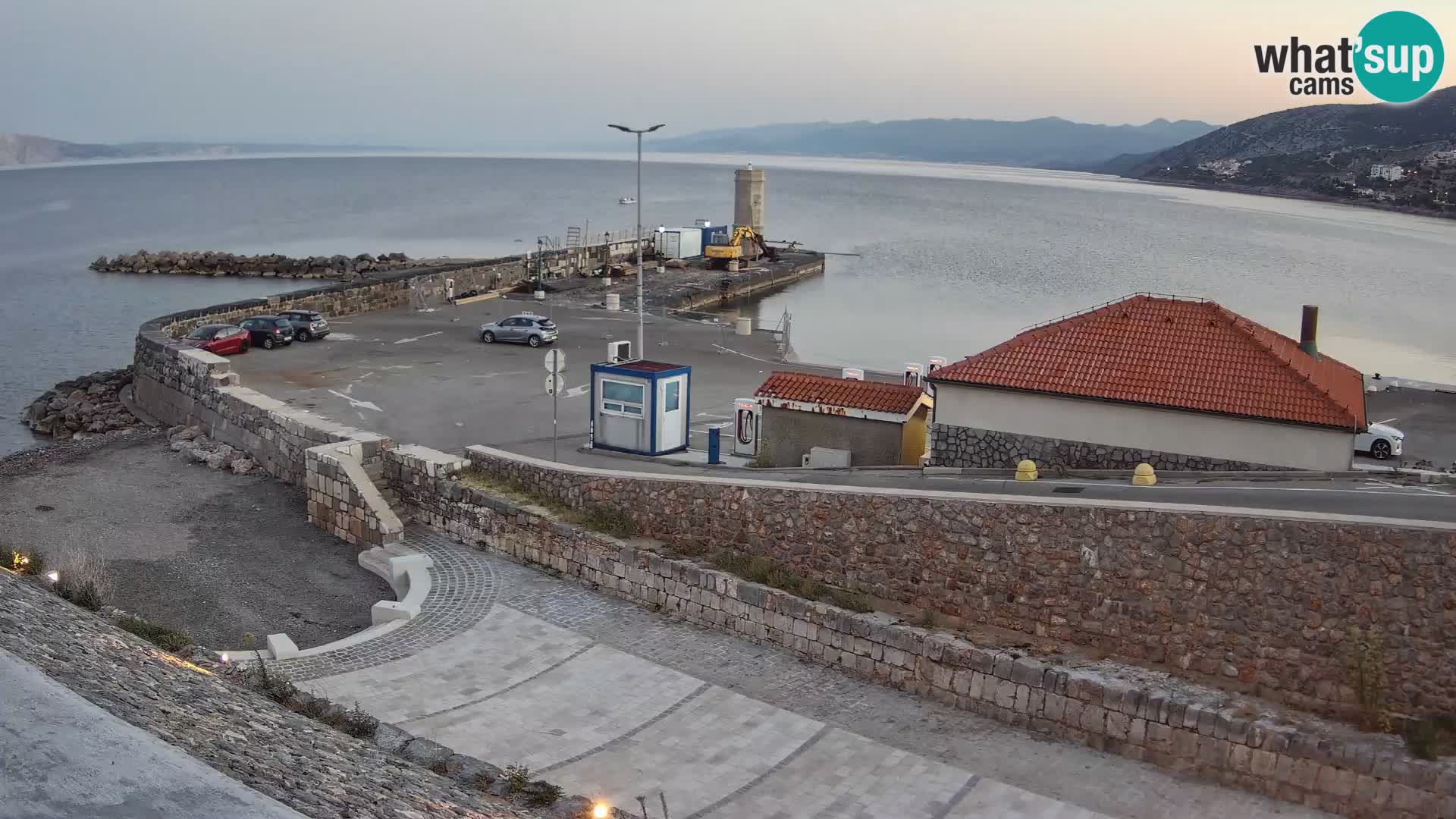 Web kamera Senj luka – Lukobran i svjetionik uživo