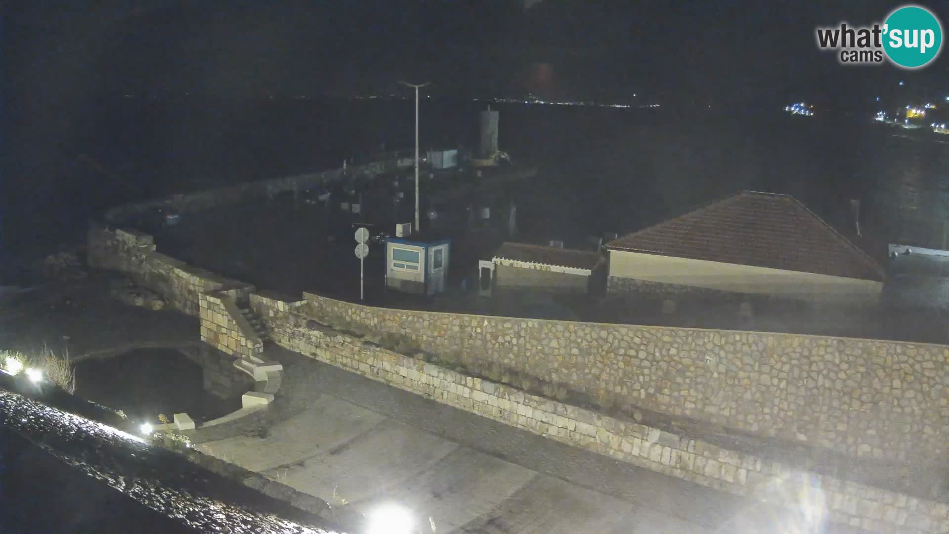 Webcam port de Senj – Vue sur la jetée et le phare