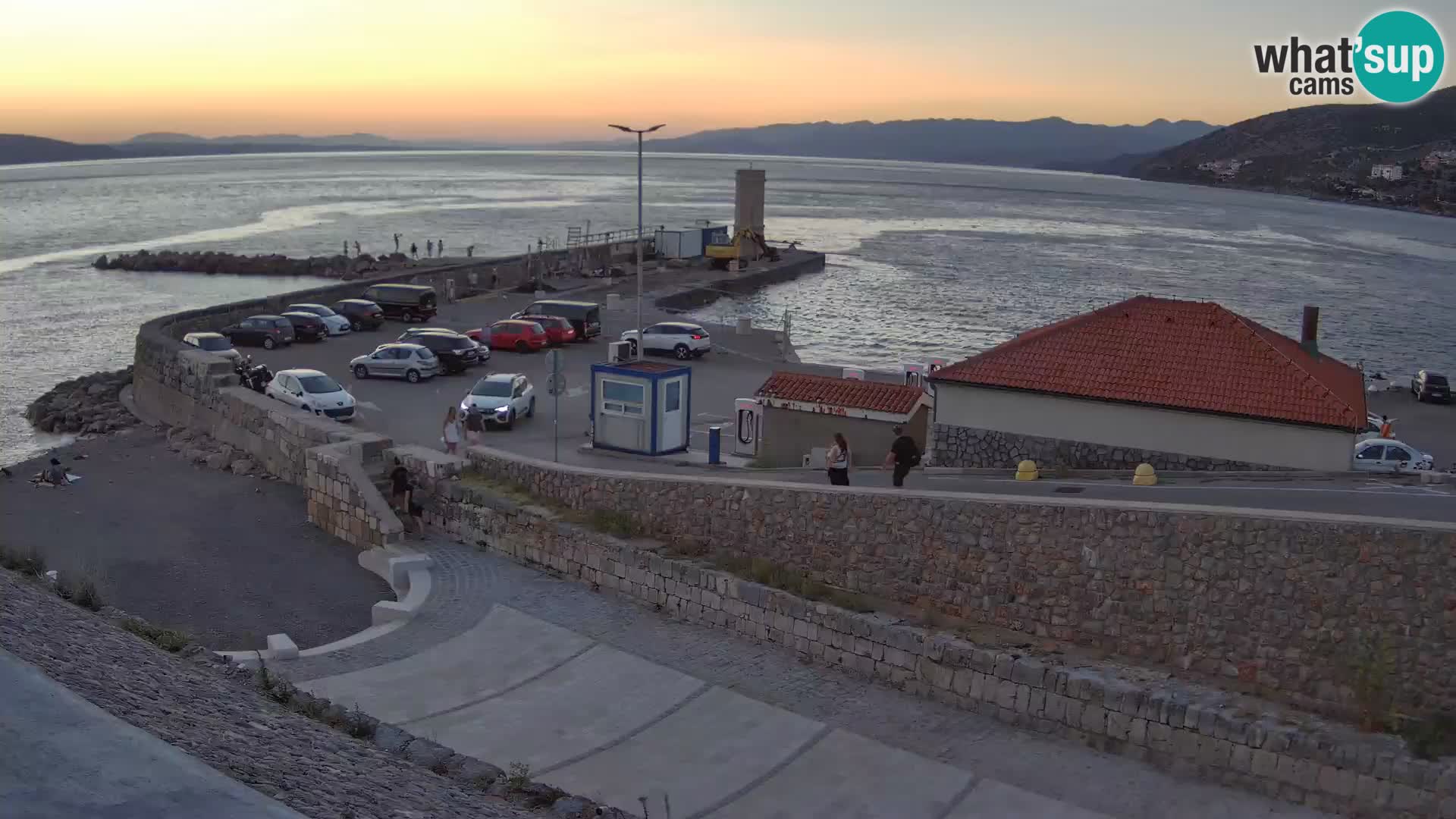 Senj Hafen Webcam – Wellenbrecher & Leuchtturm Liveblick