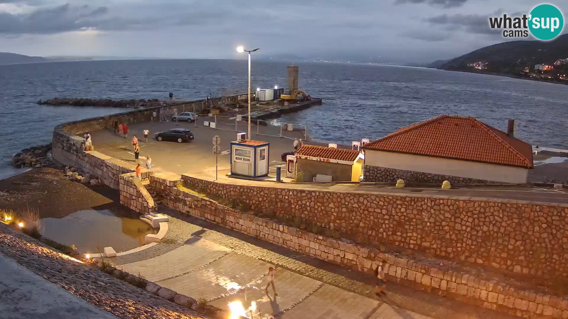 Senj Hafen Webcam – Wellenbrecher & Leuchtturm Liveblick
