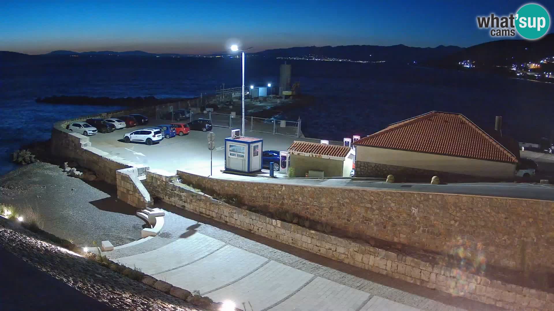 Webcam port de Senj – Vue sur la jetée et le phare