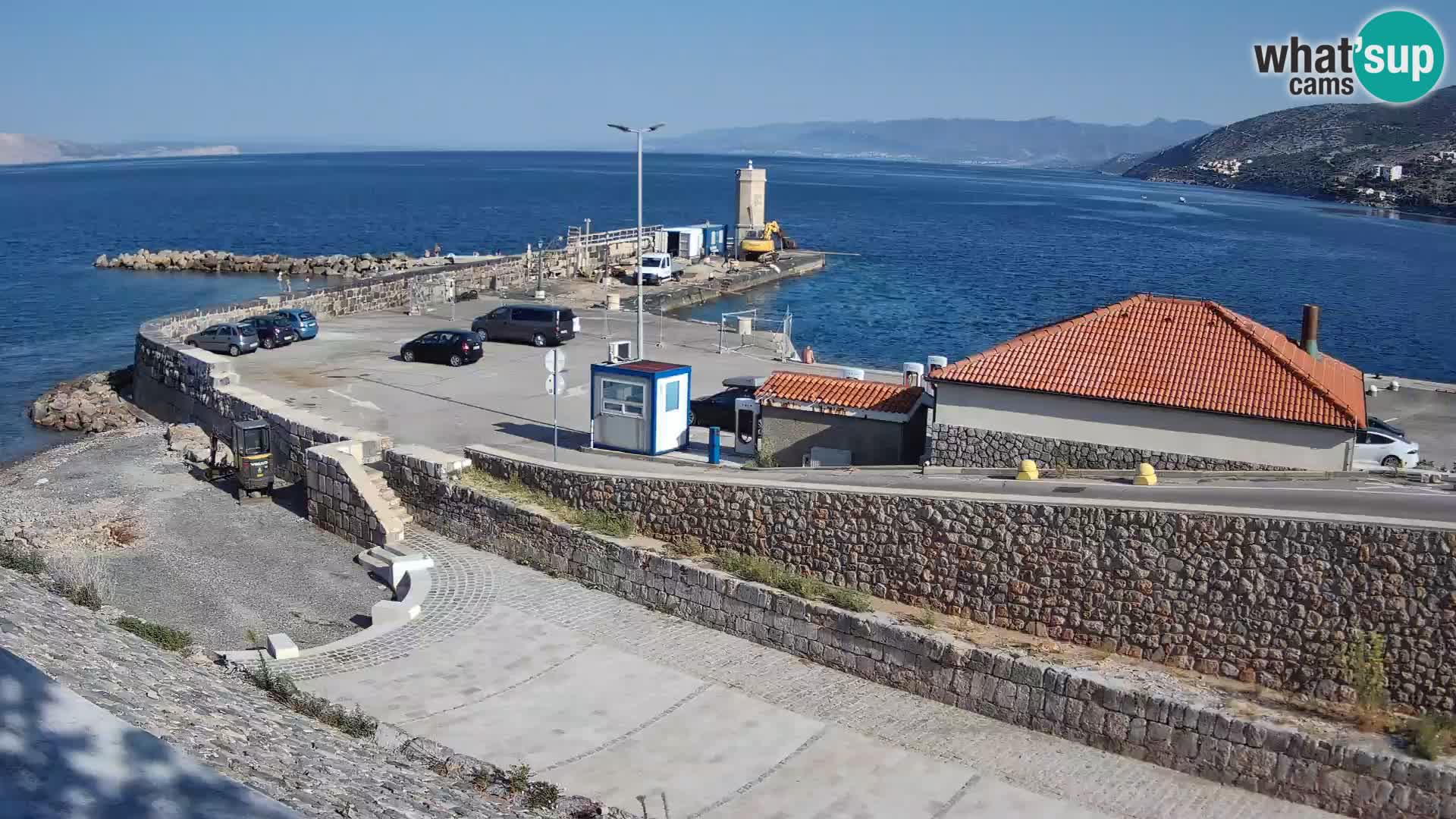 Webcam port de Senj – Vue sur la jetée et le phare