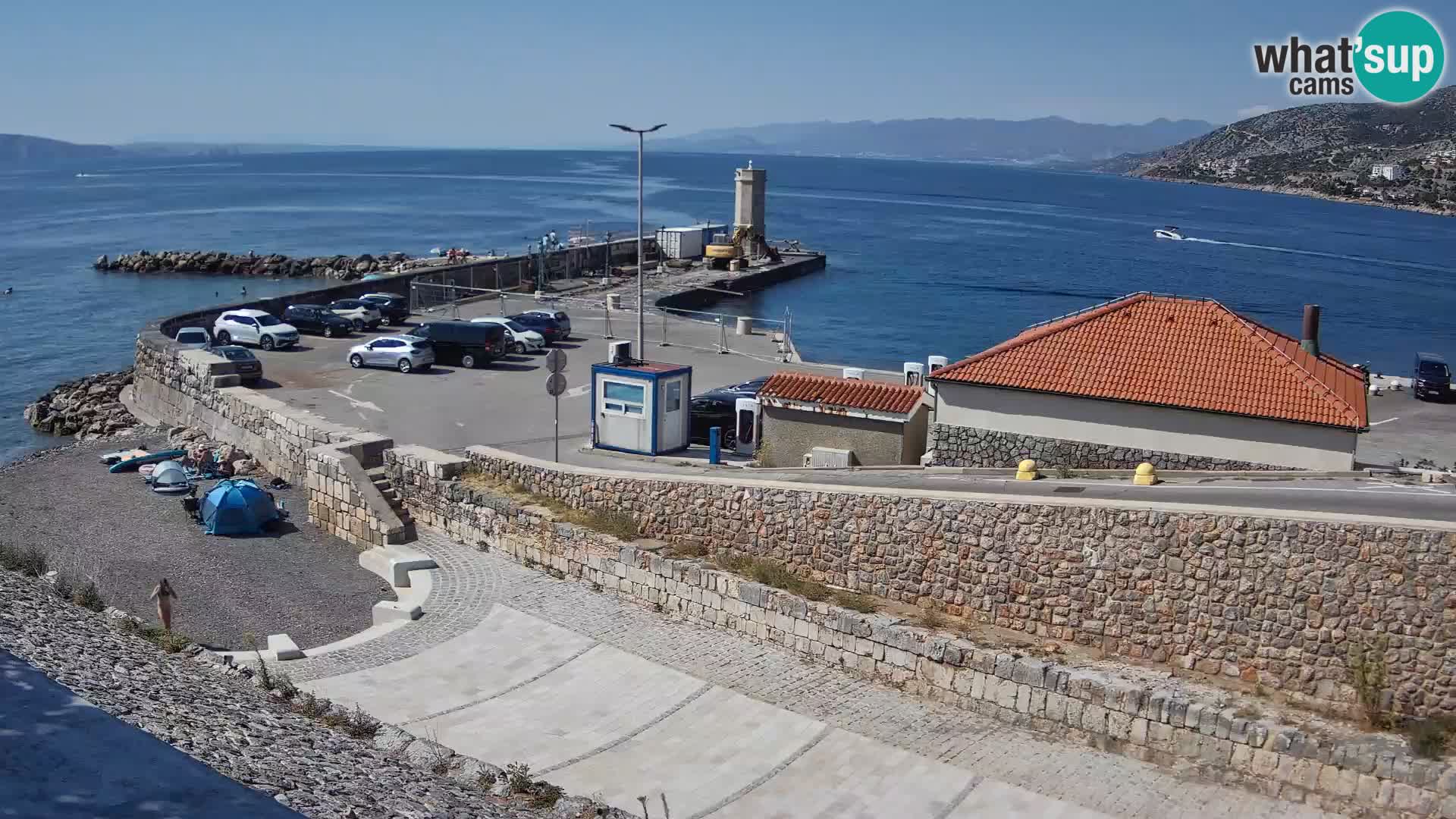 Webcam port de Senj – Vue sur la jetée et le phare