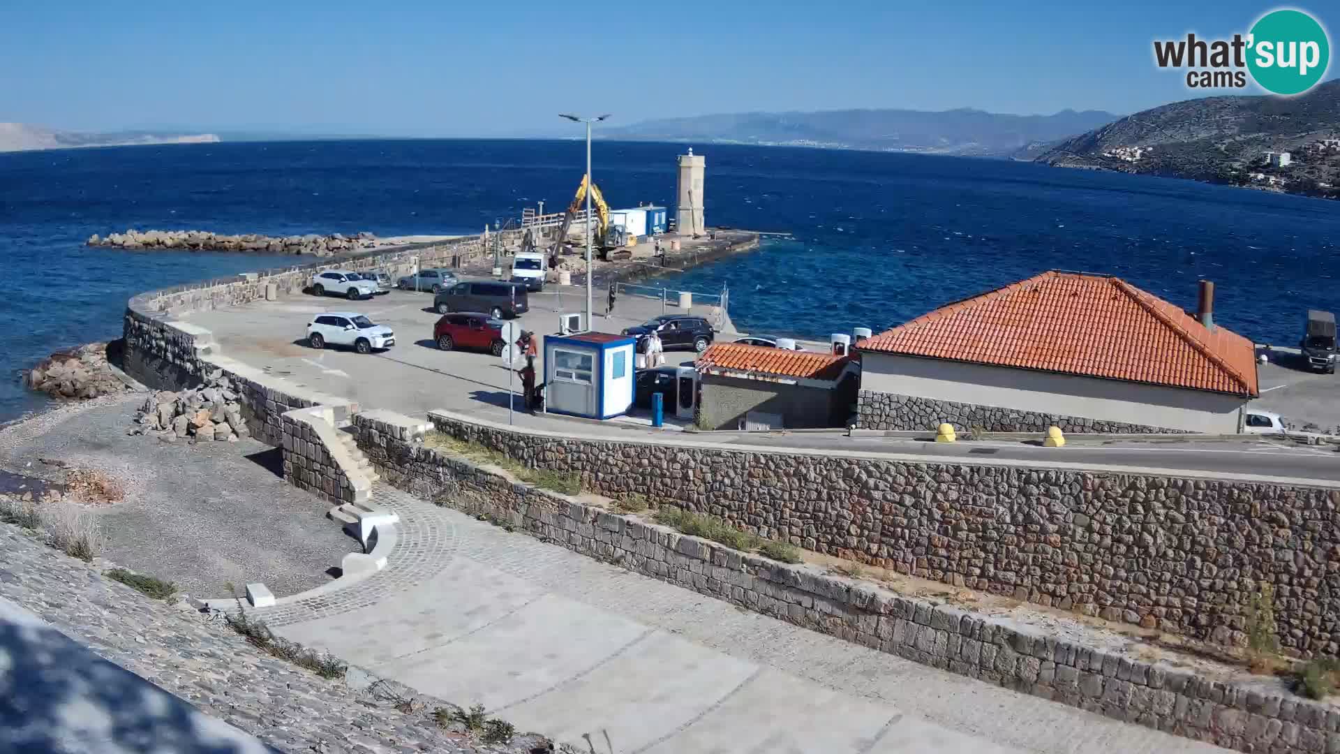 Webcam port de Senj – Vue sur la jetée et le phare