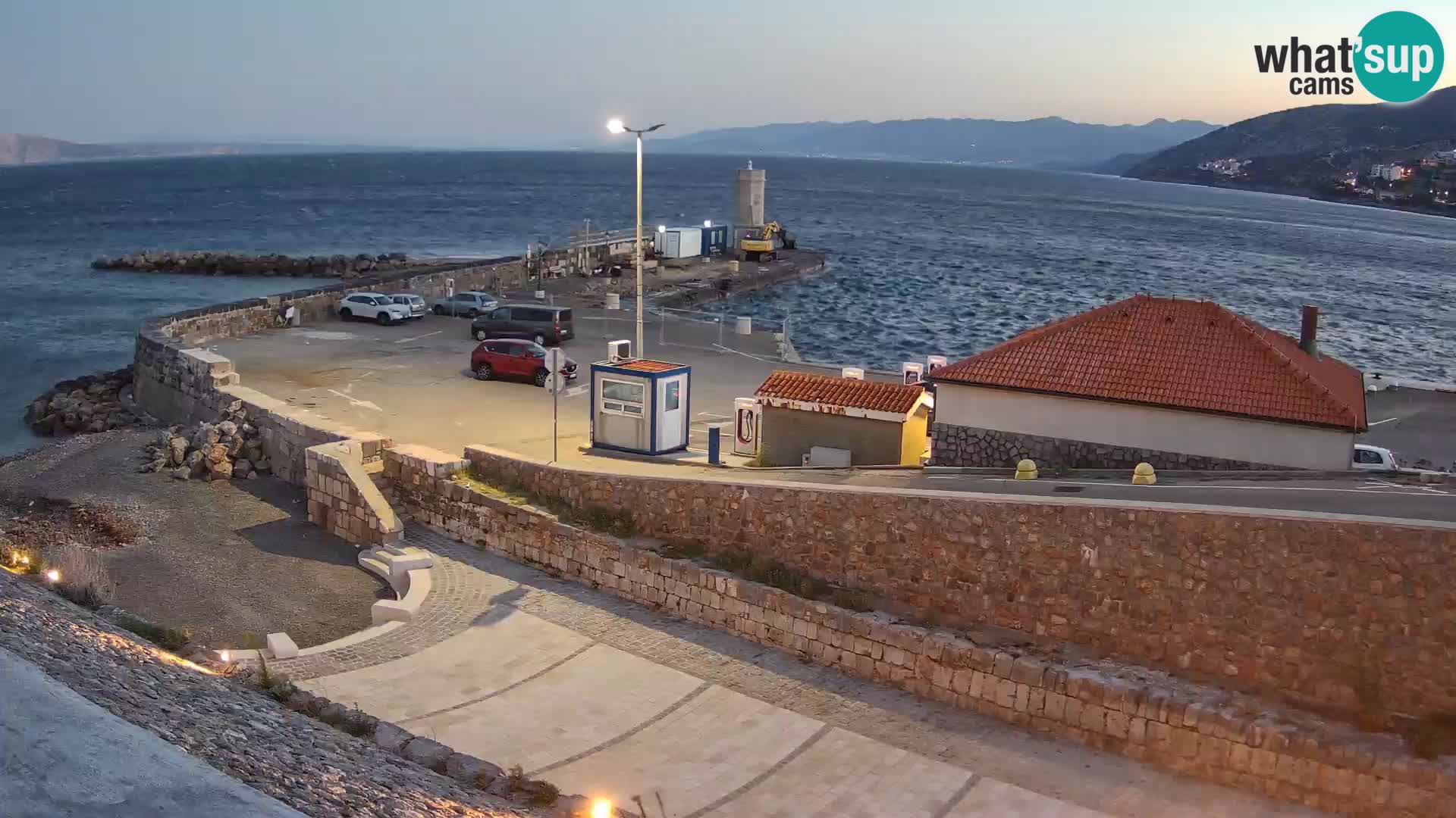 Webcam port de Senj – Vue sur la jetée et le phare