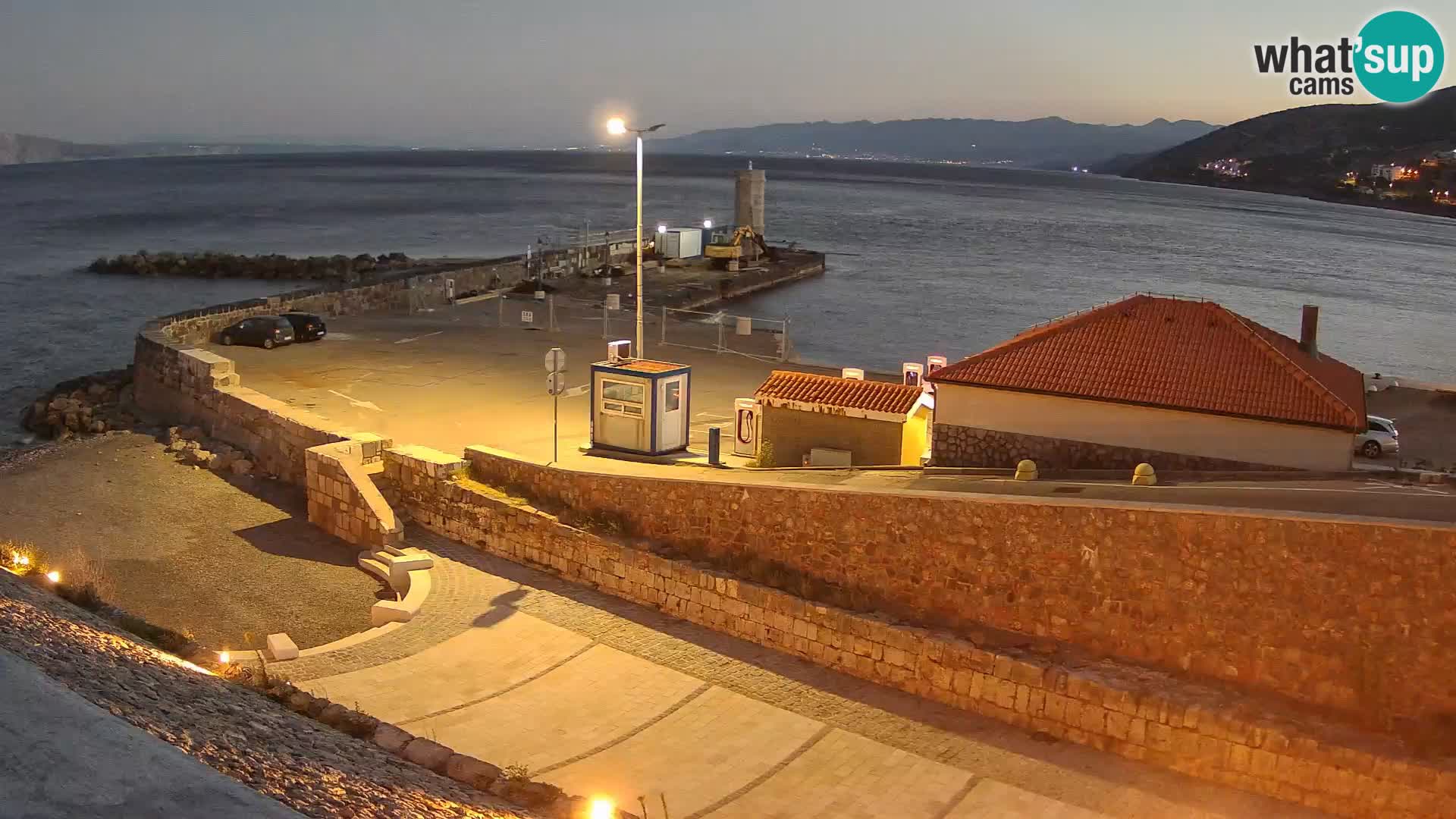 Senj Hafen Webcam – Wellenbrecher & Leuchtturm Liveblick