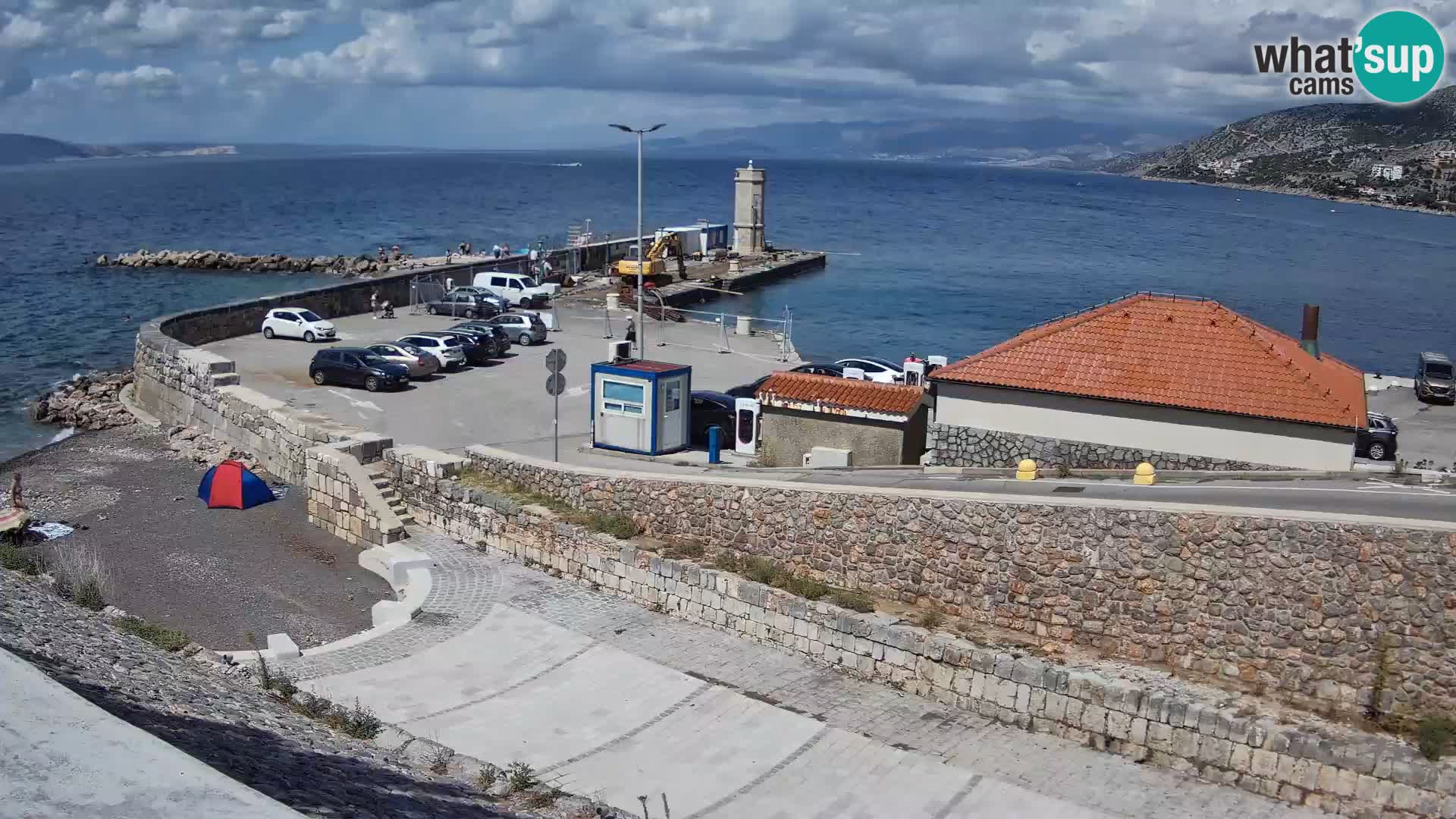 Webcam port de Senj – Vue sur la jetée et le phare
