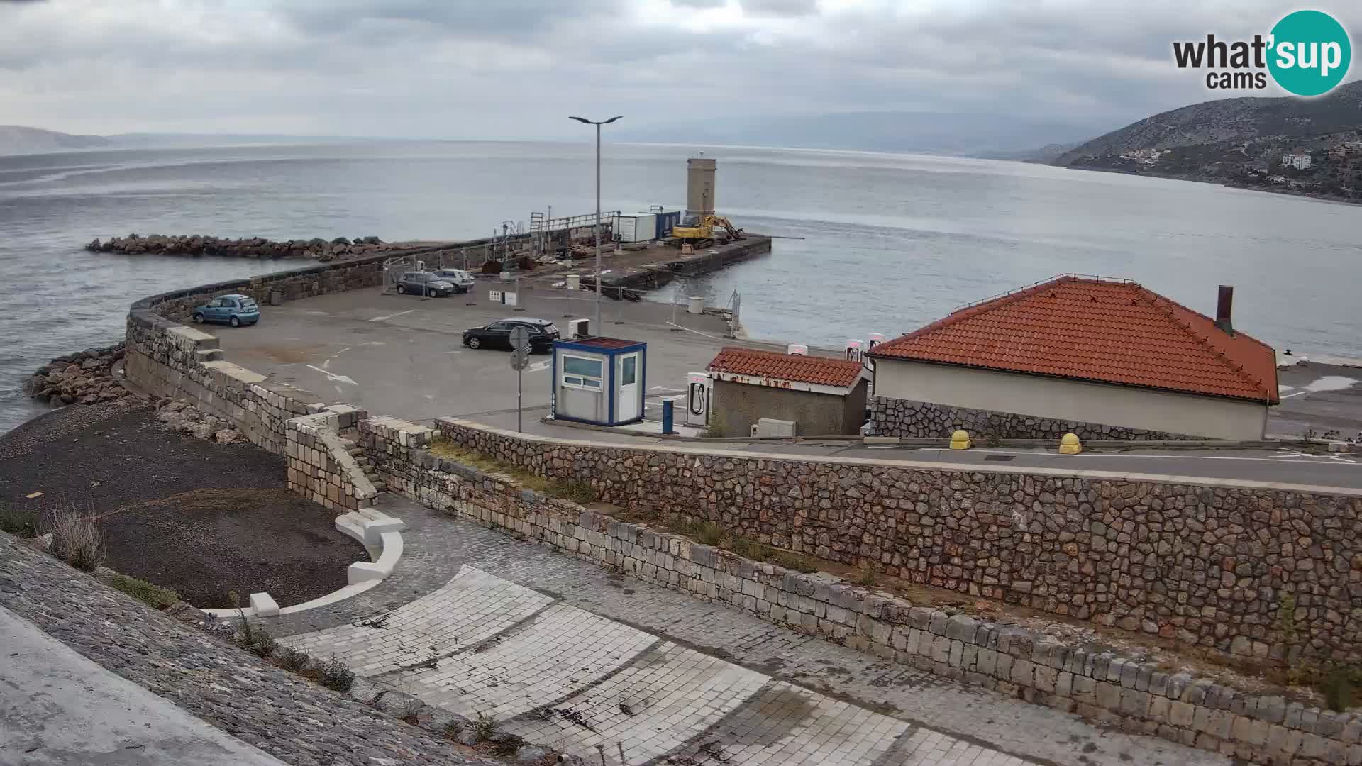 Webcam port de Senj – Vue sur la jetée et le phare