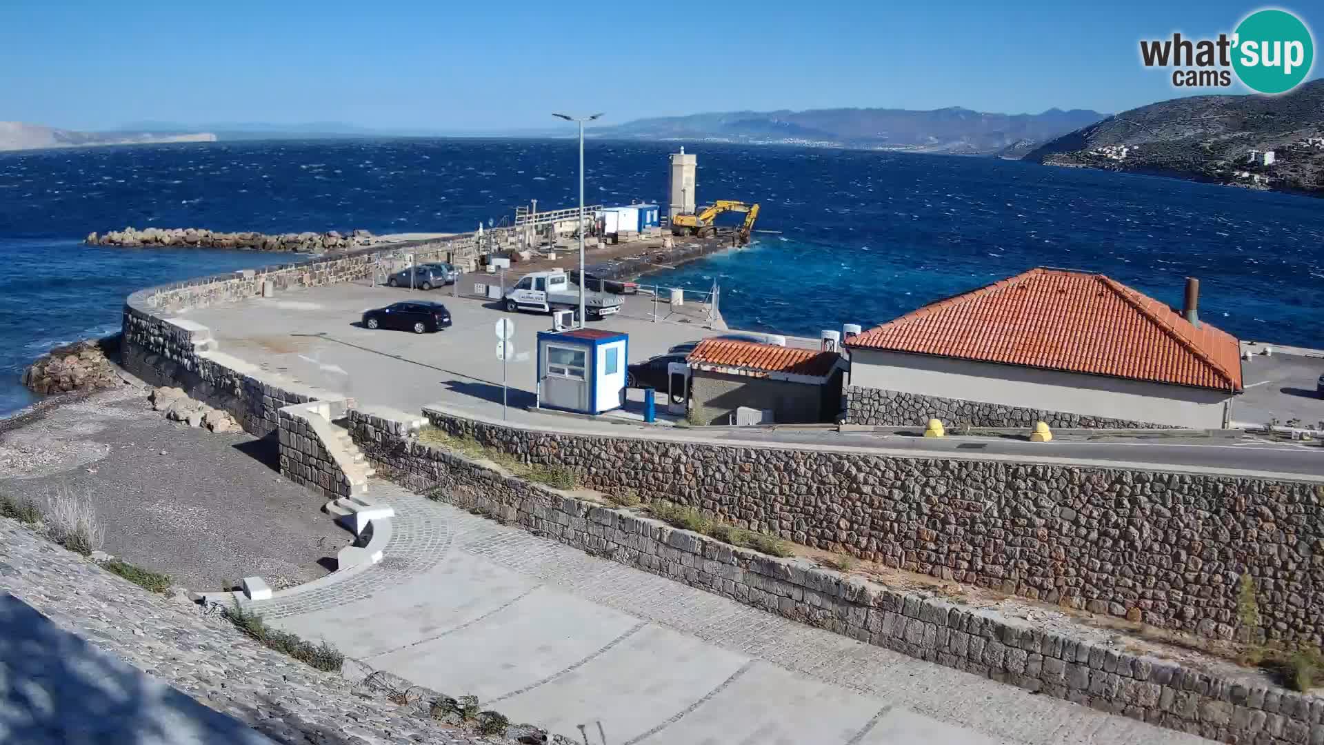 Webcam port de Senj – Vue sur la jetée et le phare