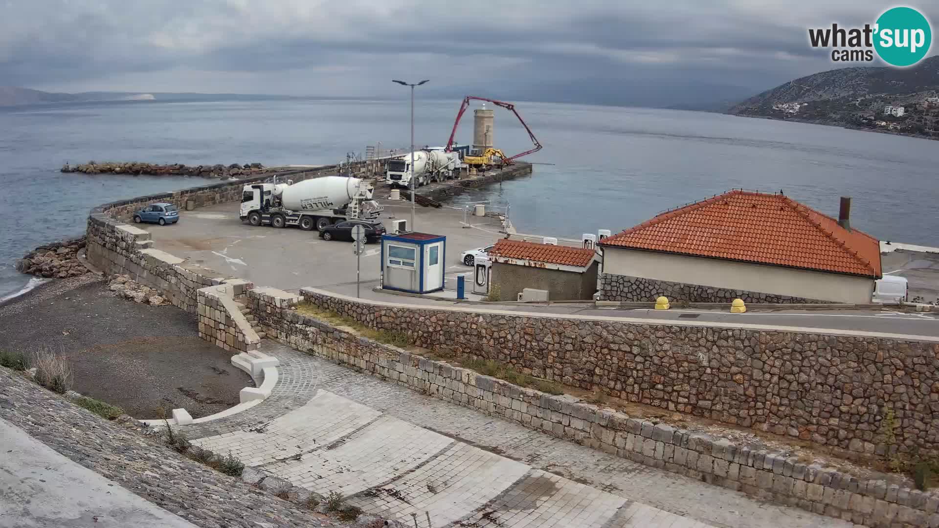 Webcam port de Senj – Vue sur la jetée et le phare