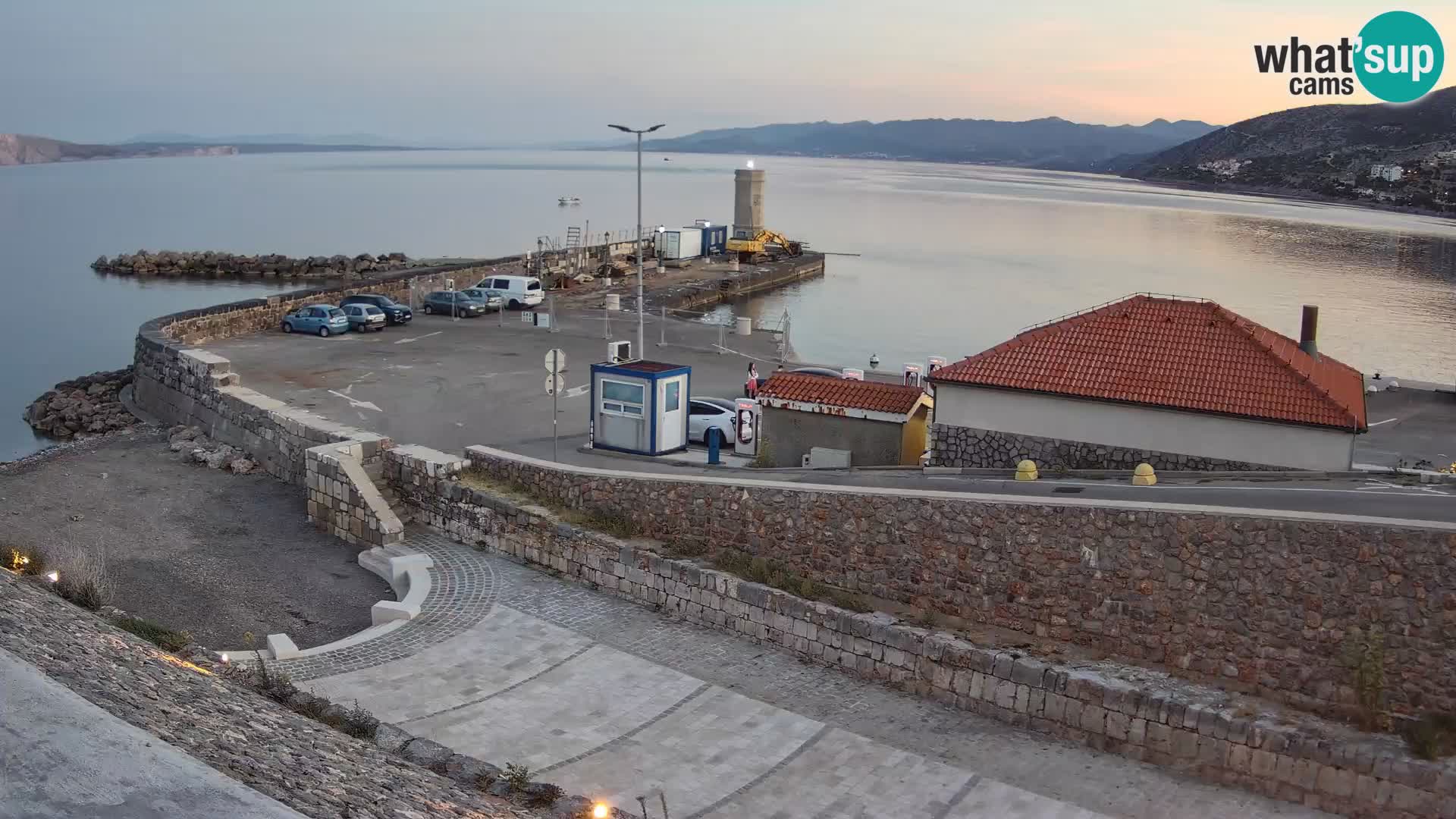 Senj Hafen Webcam – Wellenbrecher & Leuchtturm Liveblick