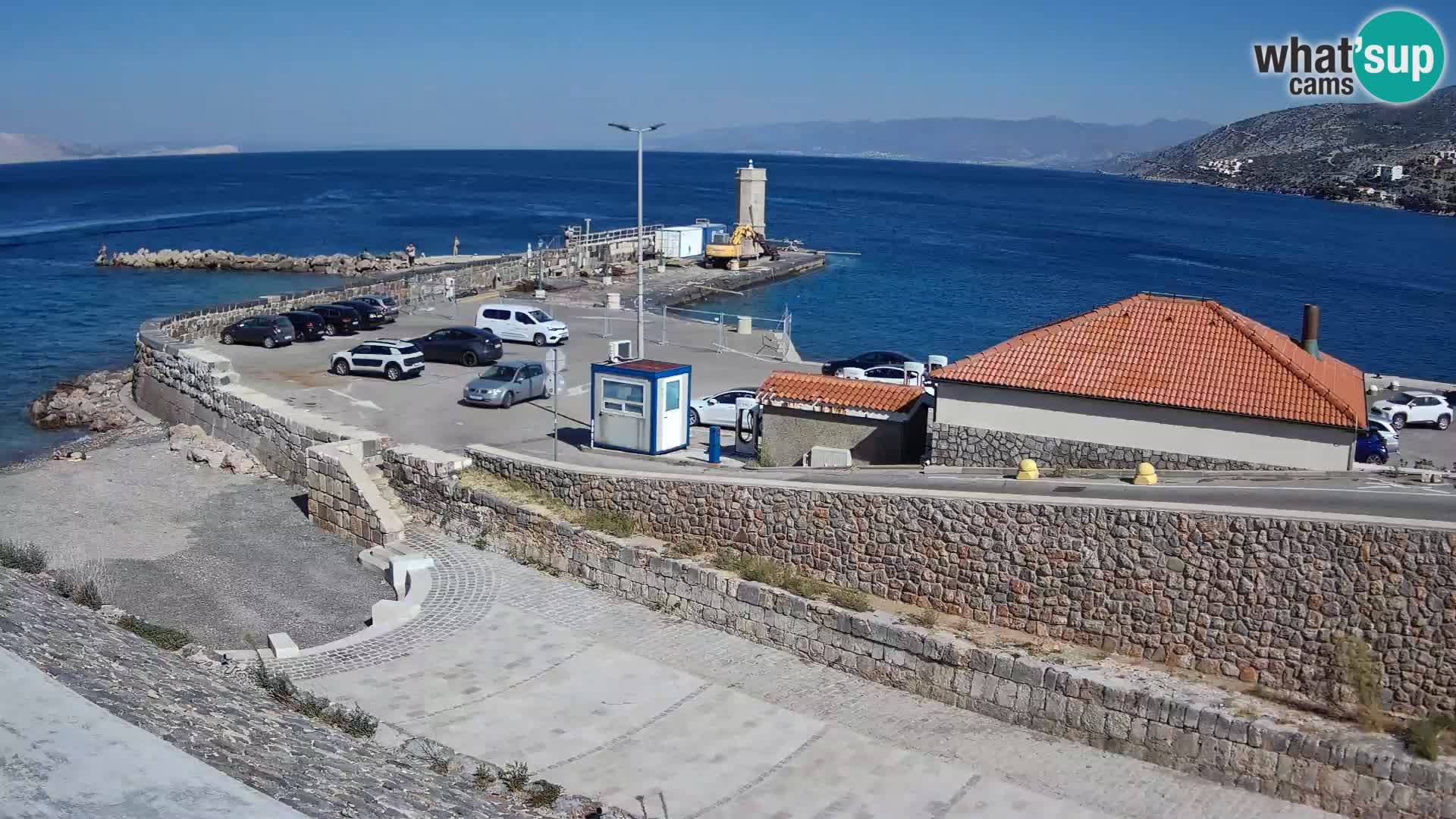 Webcam port de Senj – Vue sur la jetée et le phare