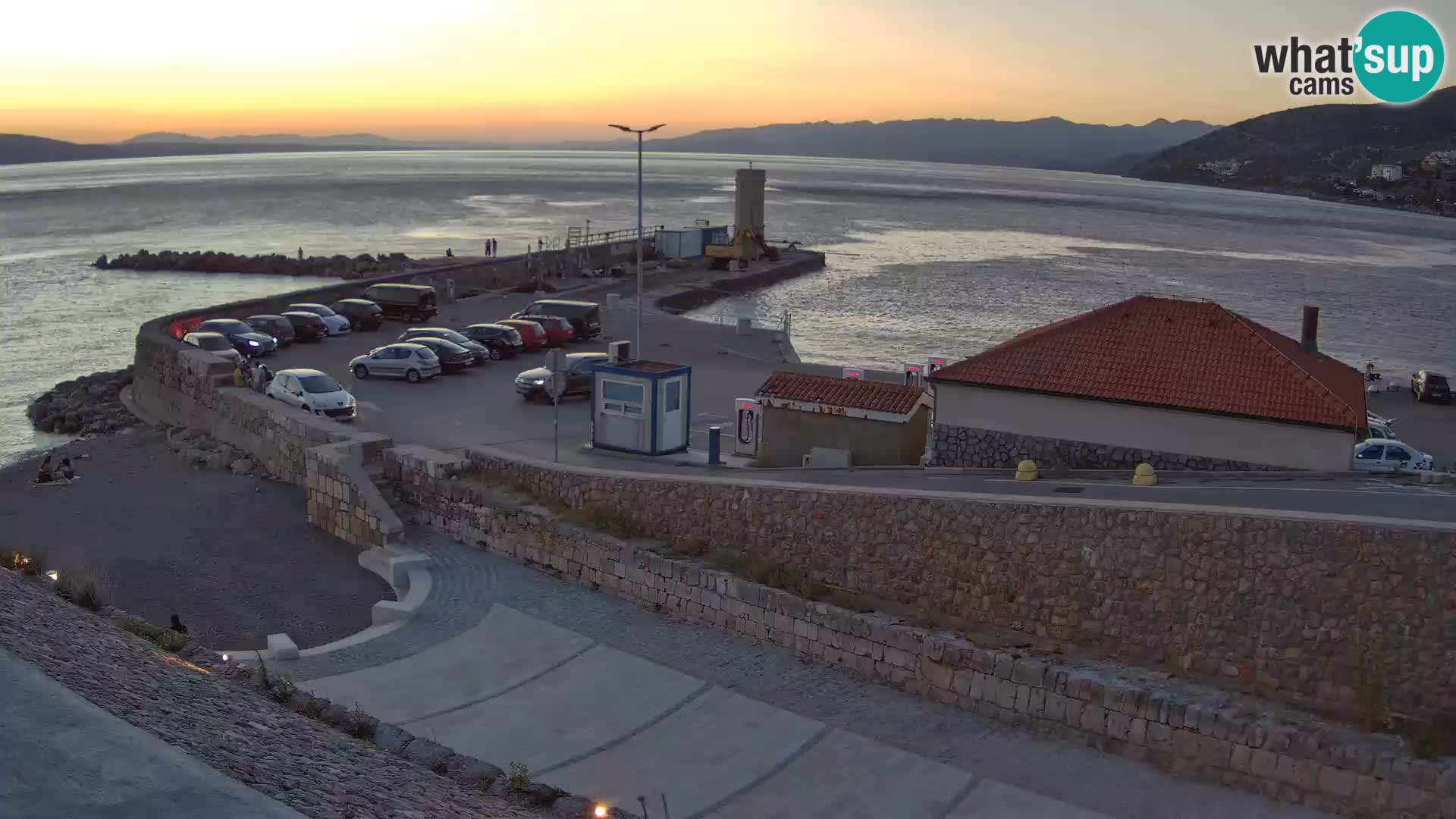 Senj Hafen Webcam – Wellenbrecher & Leuchtturm Liveblick