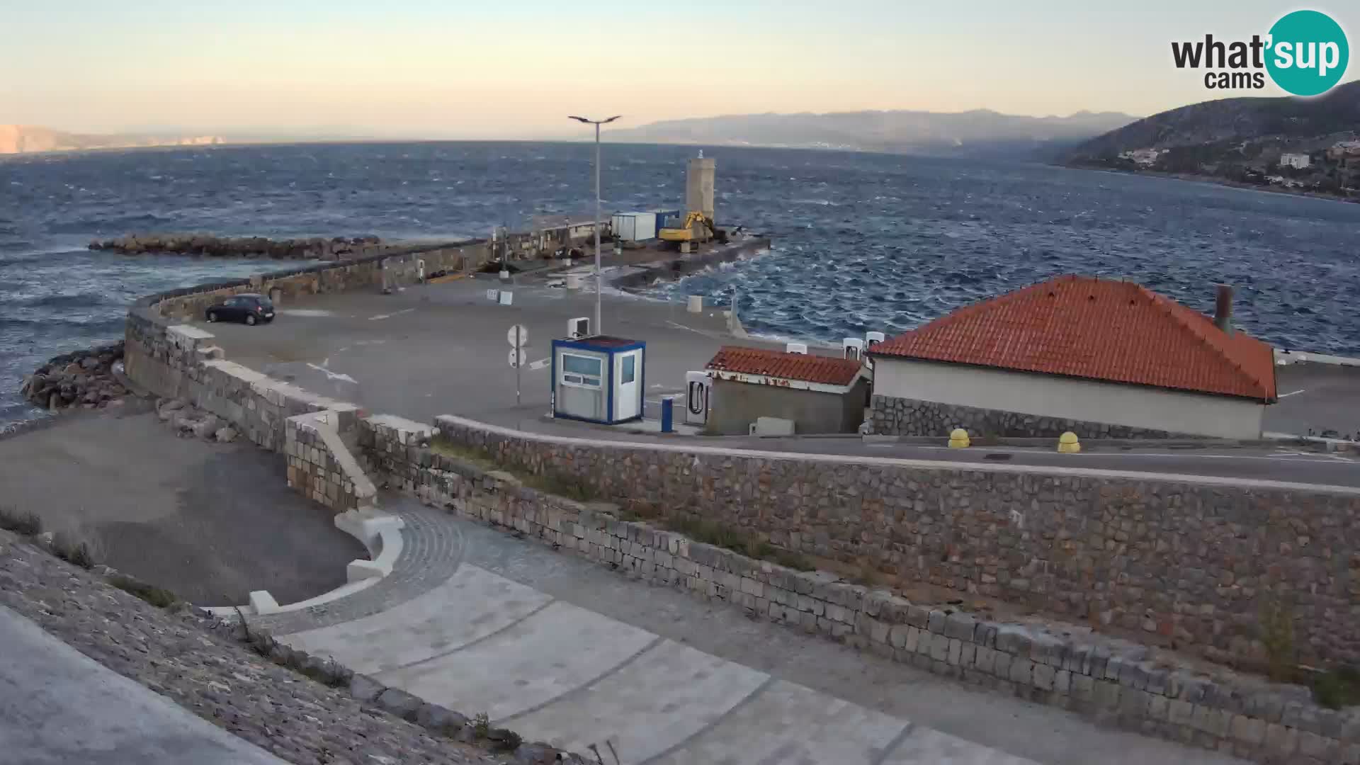 Webcam port de Senj – Vue sur la jetée et le phare