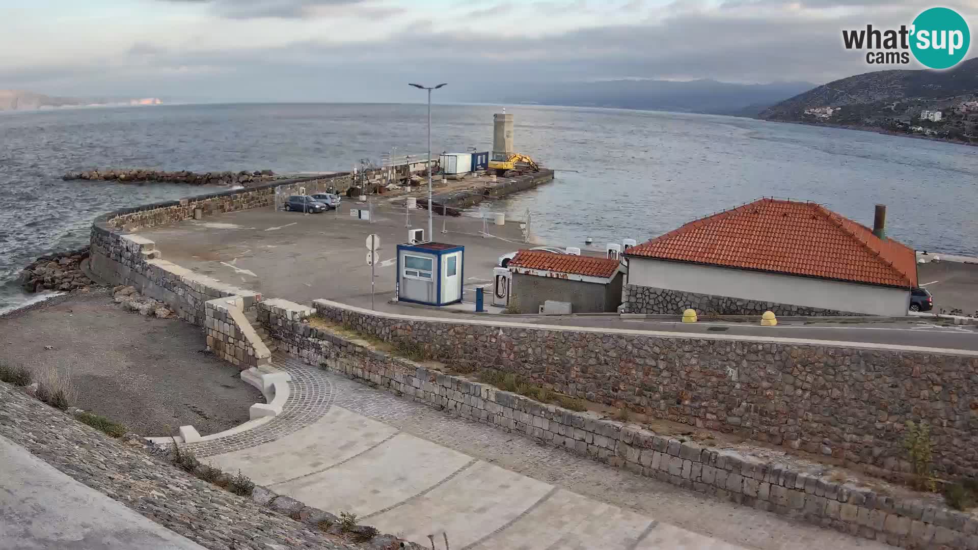 Senj Hafen Webcam – Wellenbrecher & Leuchtturm Liveblick