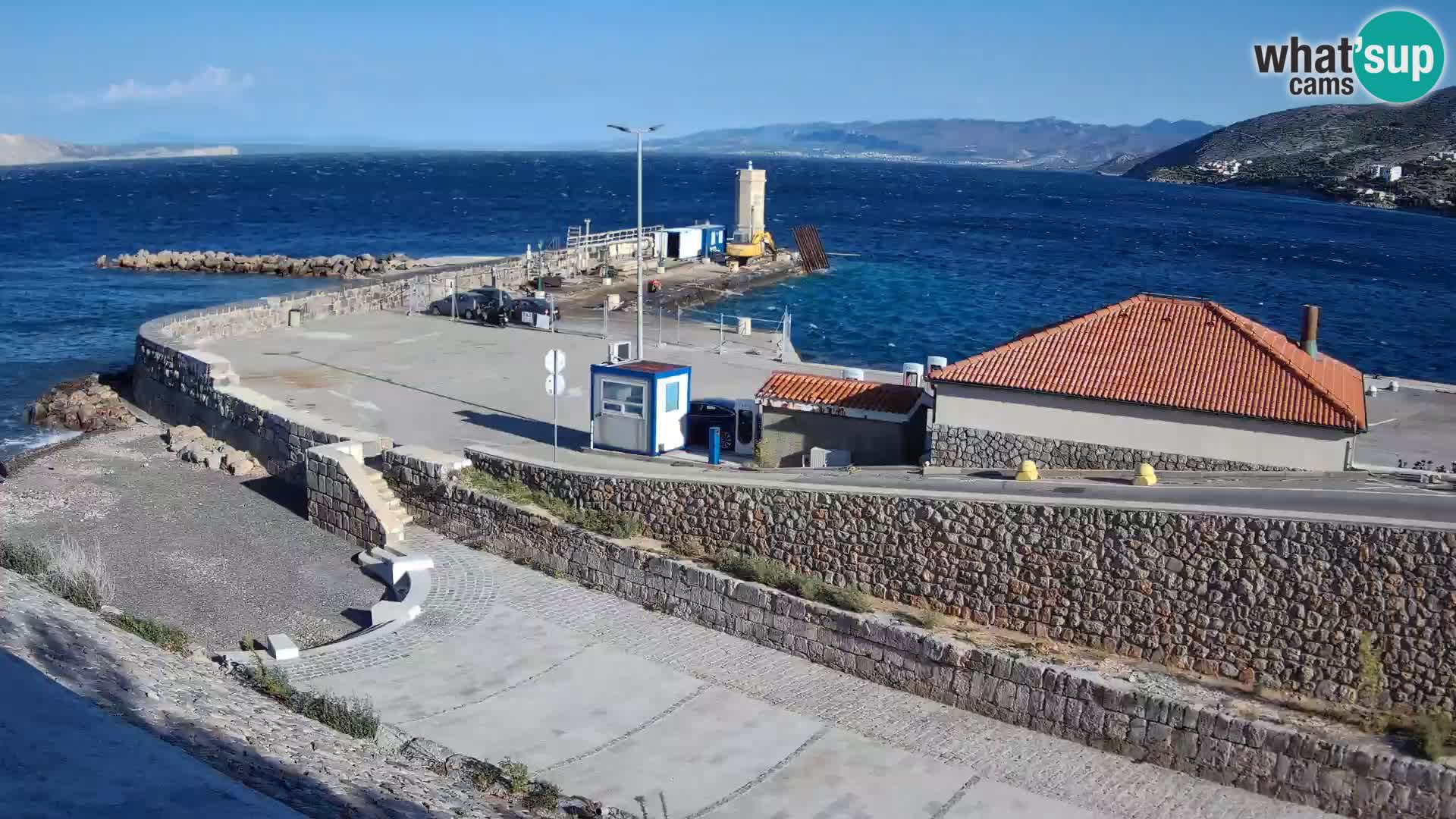 Senj Hafen Webcam – Wellenbrecher & Leuchtturm Liveblick