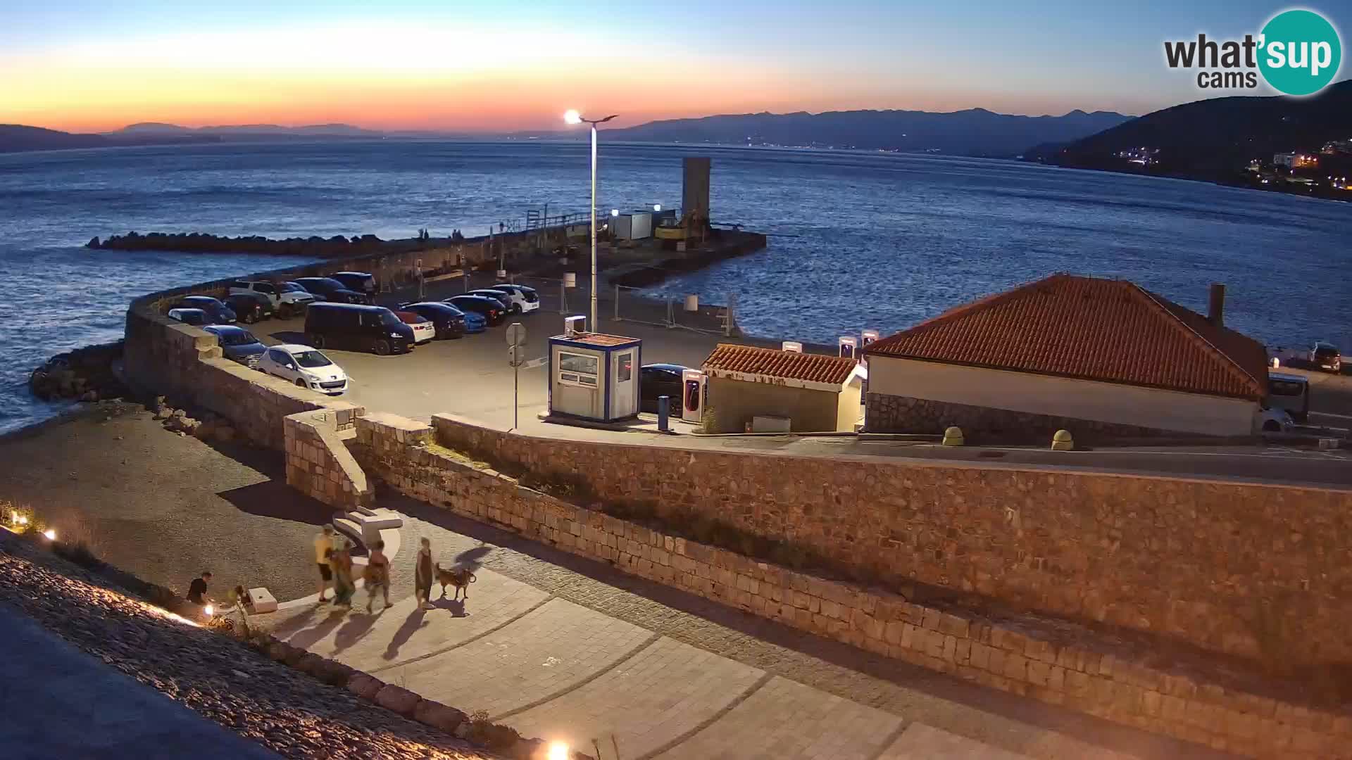 Senj Hafen Webcam – Wellenbrecher & Leuchtturm Liveblick
