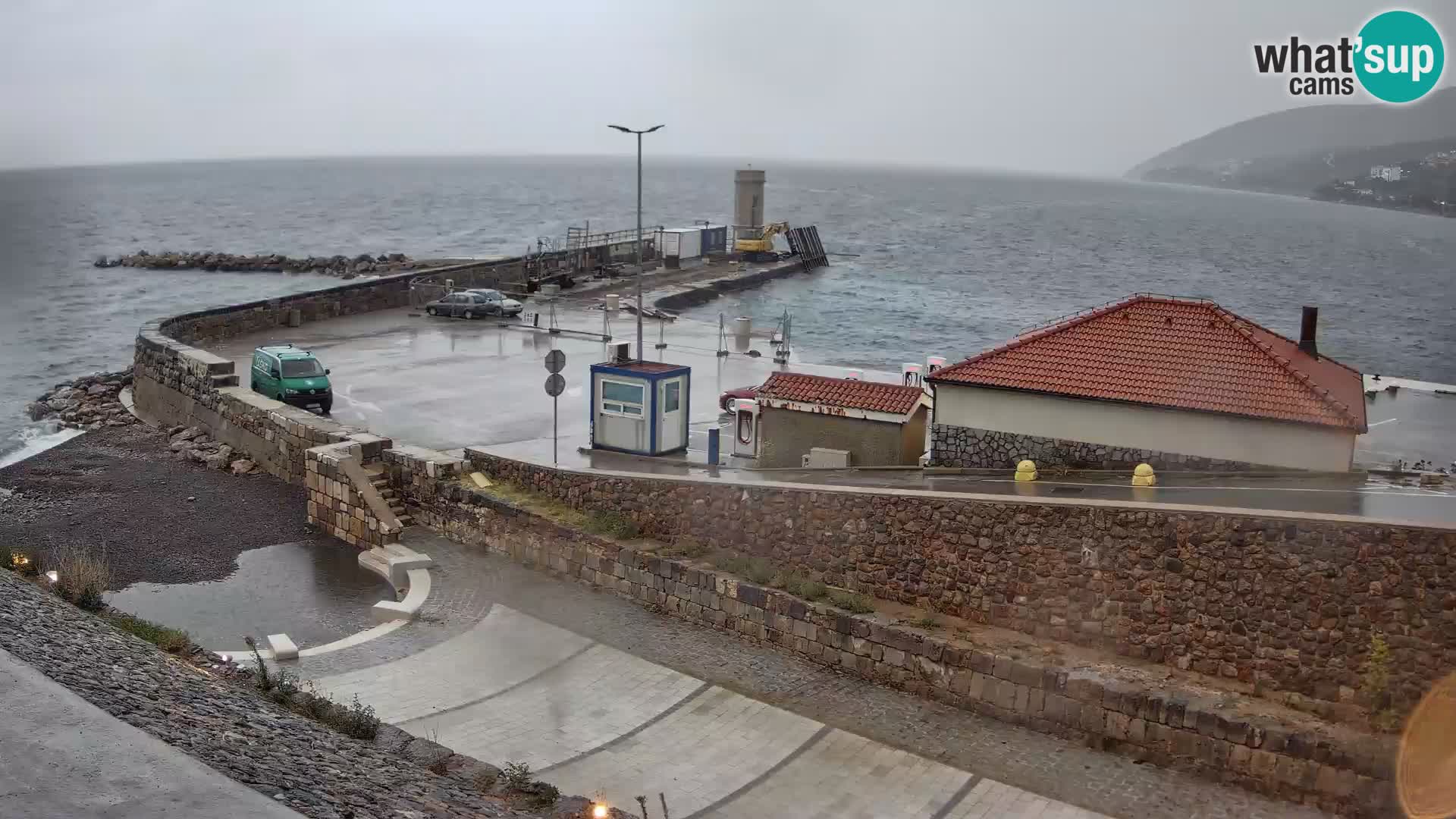 Web kamera Senj luka – Lukobran i svjetionik uživo