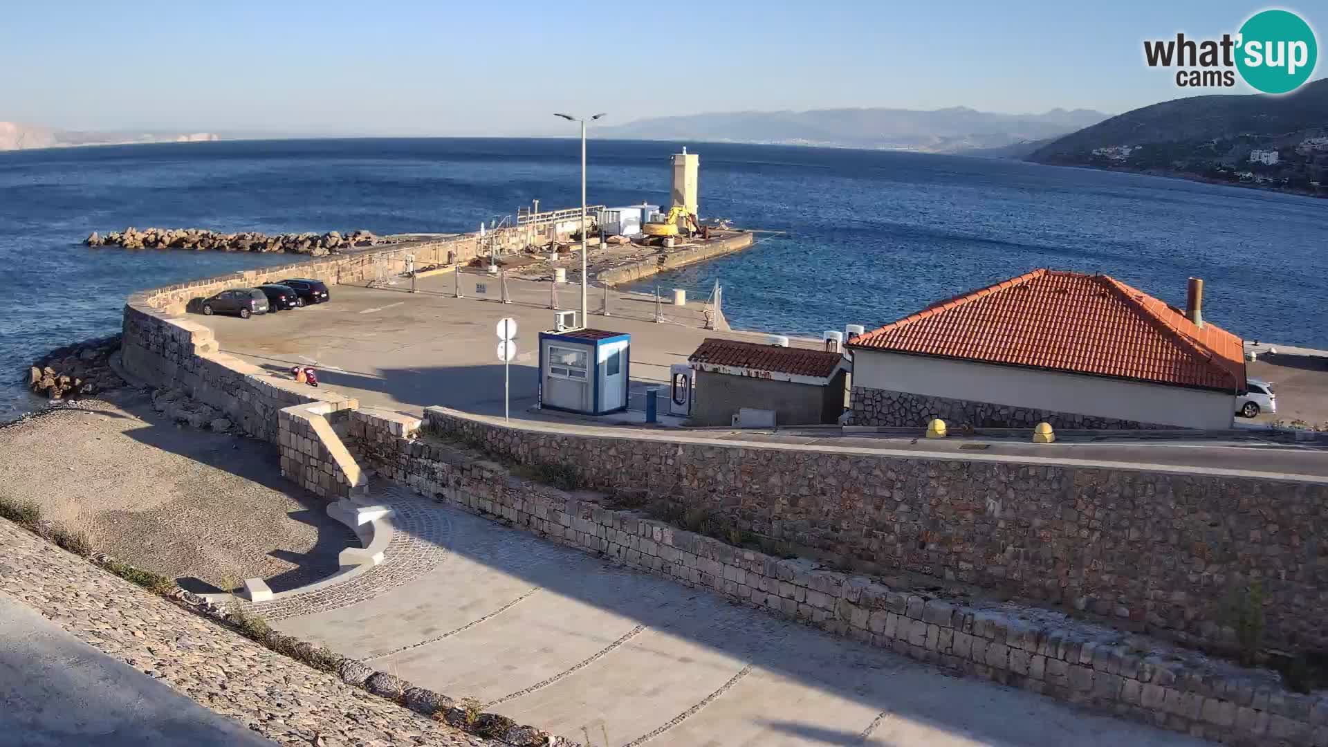 Webcam port de Senj – Vue sur la jetée et le phare