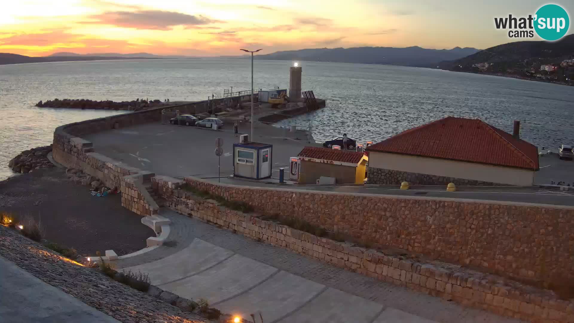 Webcam puerto de Senj – Rompeolas y faro en directo