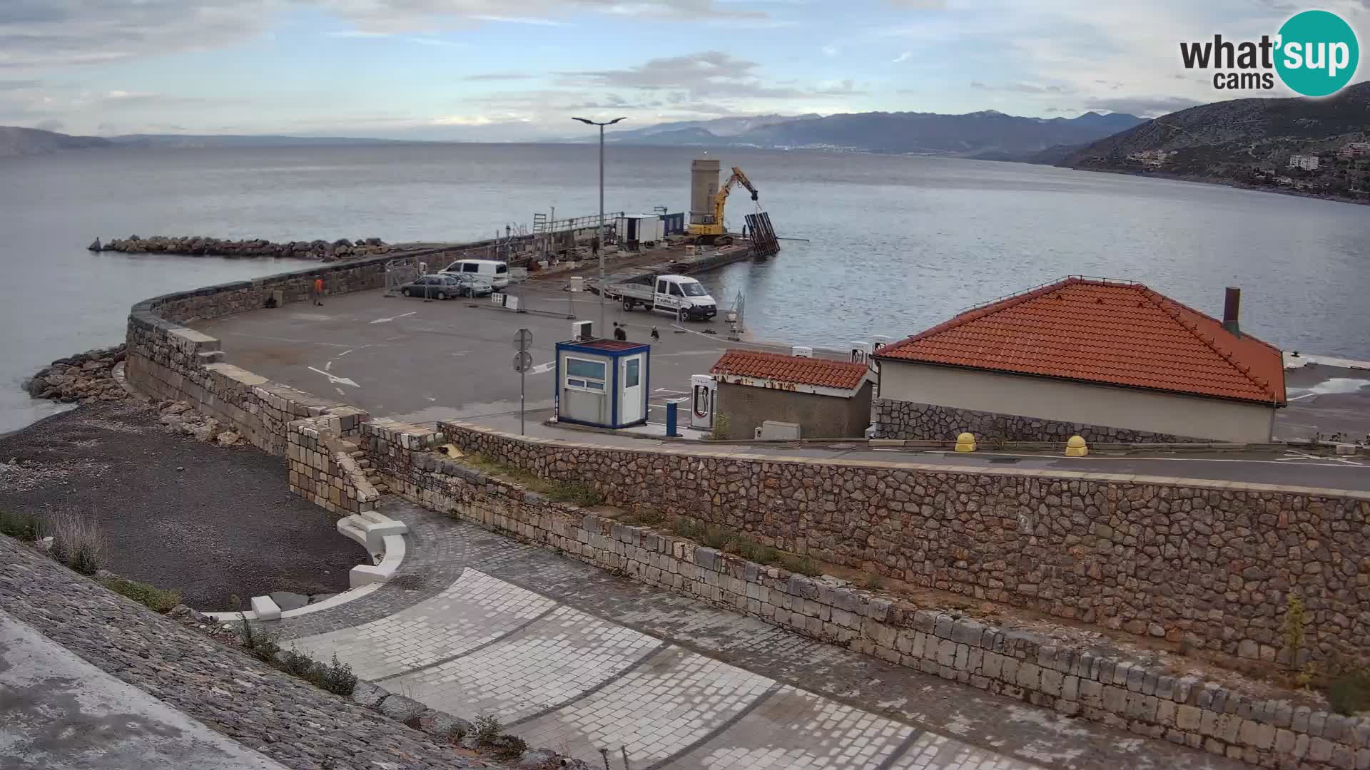 Webcam port de Senj – Vue sur la jetée et le phare