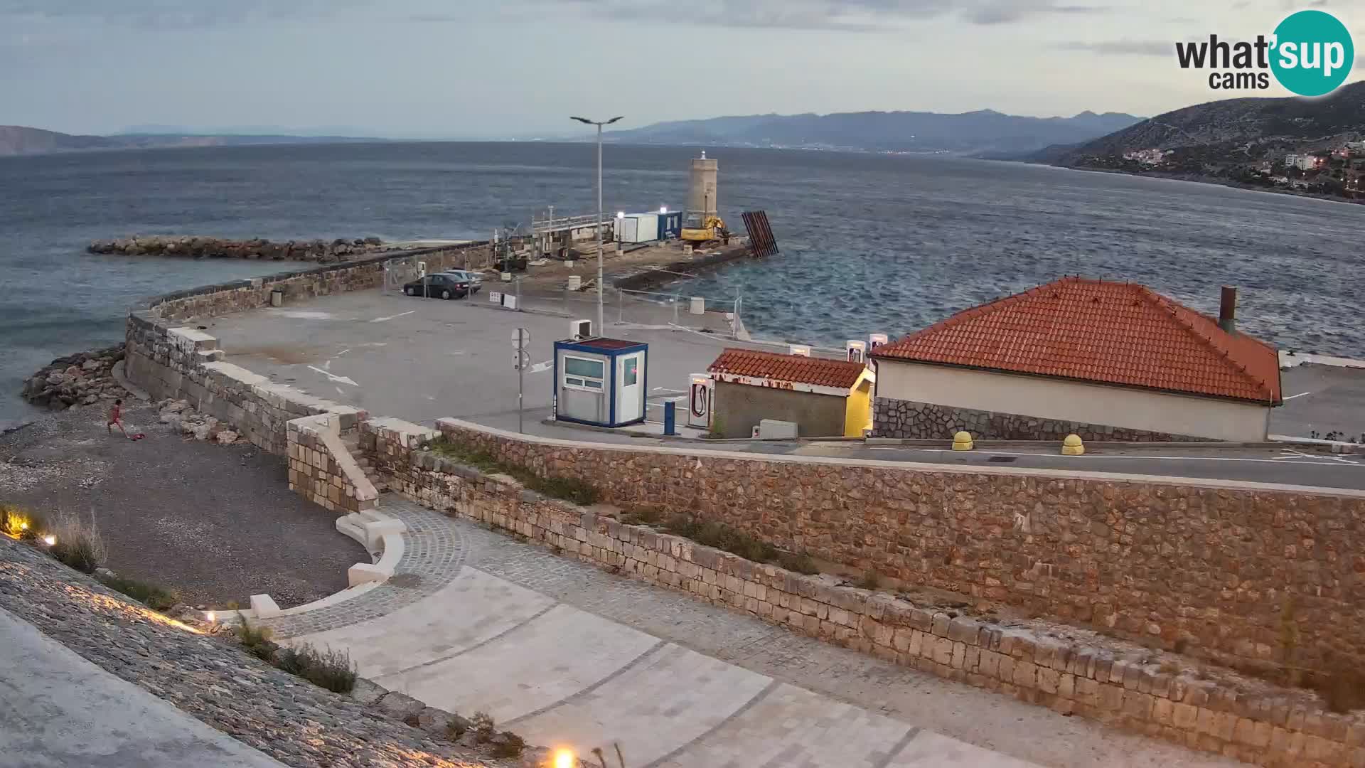 Web kamera Senj luka – Lukobran i svjetionik uživo