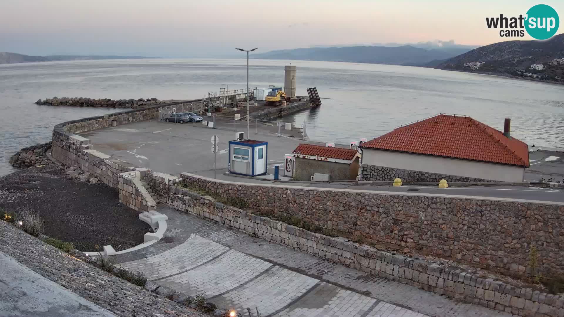 Senj Hafen Webcam – Wellenbrecher & Leuchtturm Liveblick