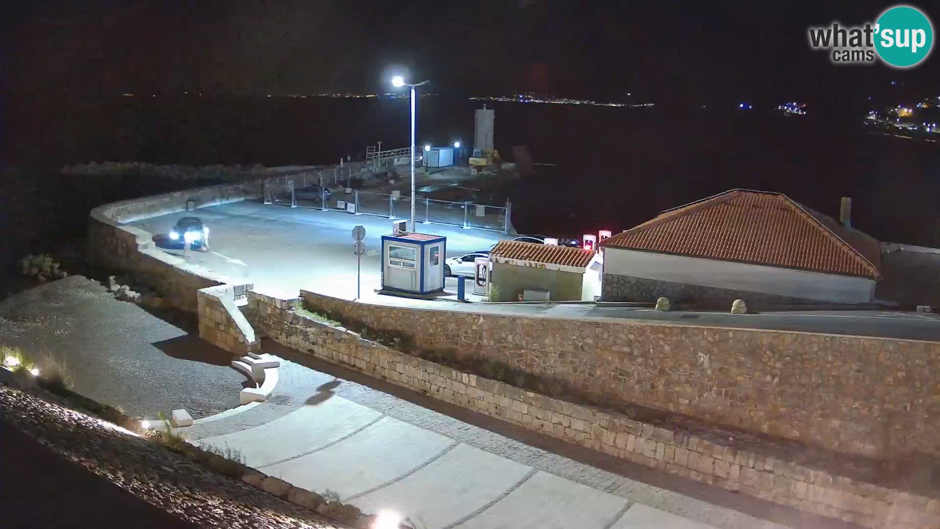 Webcam port de Senj – Vue sur la jetée et le phare