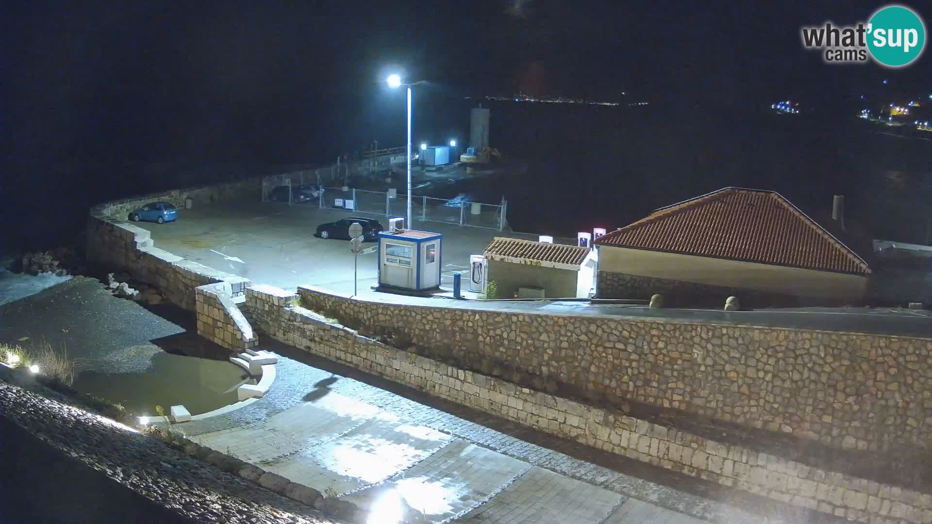 Webcam port de Senj – Vue sur la jetée et le phare