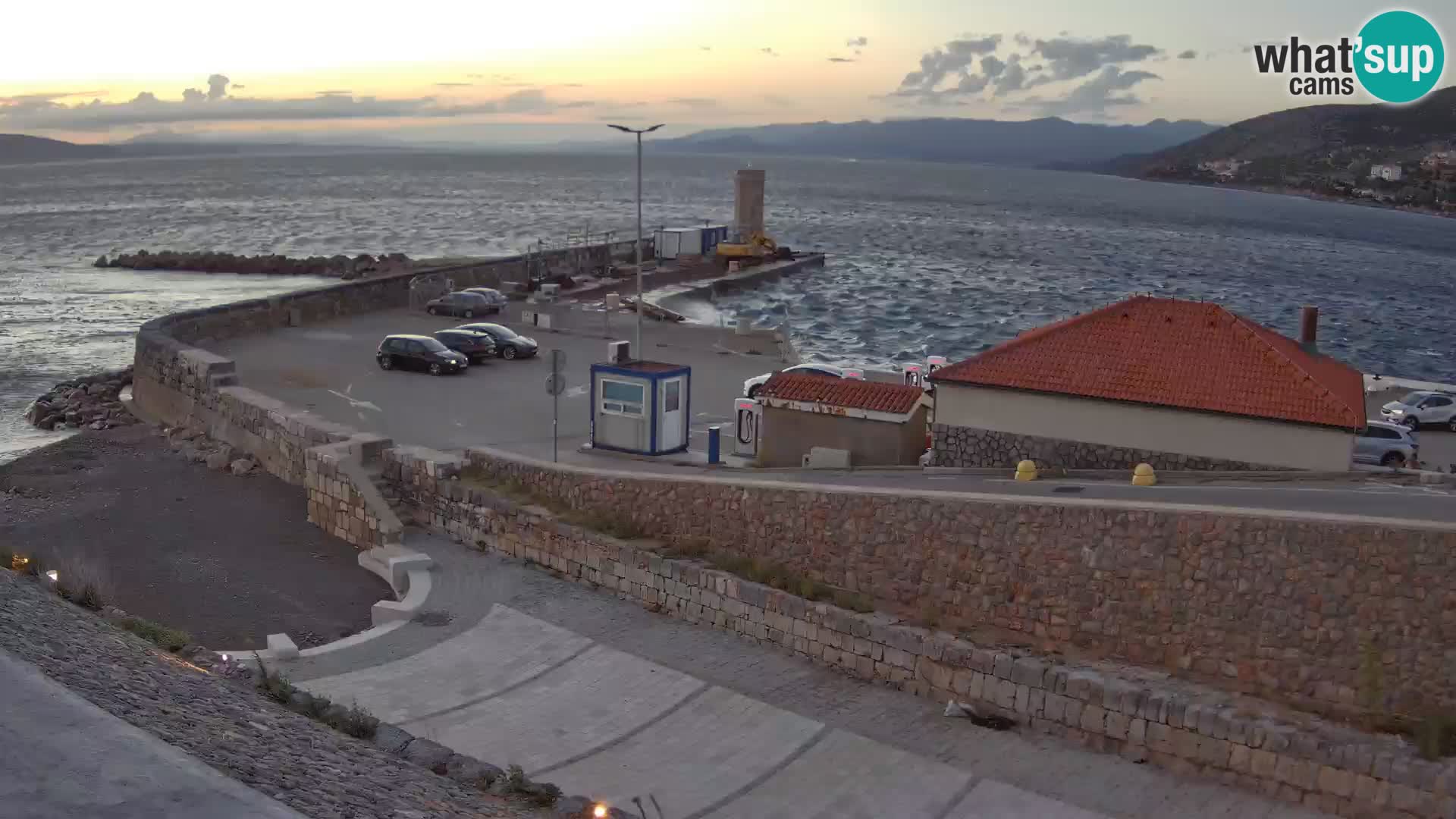 Webcam port de Senj – Vue sur la jetée et le phare