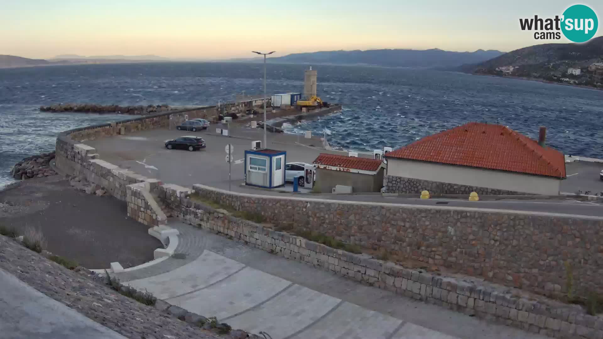 Webcam port de Senj – Vue sur la jetée et le phare