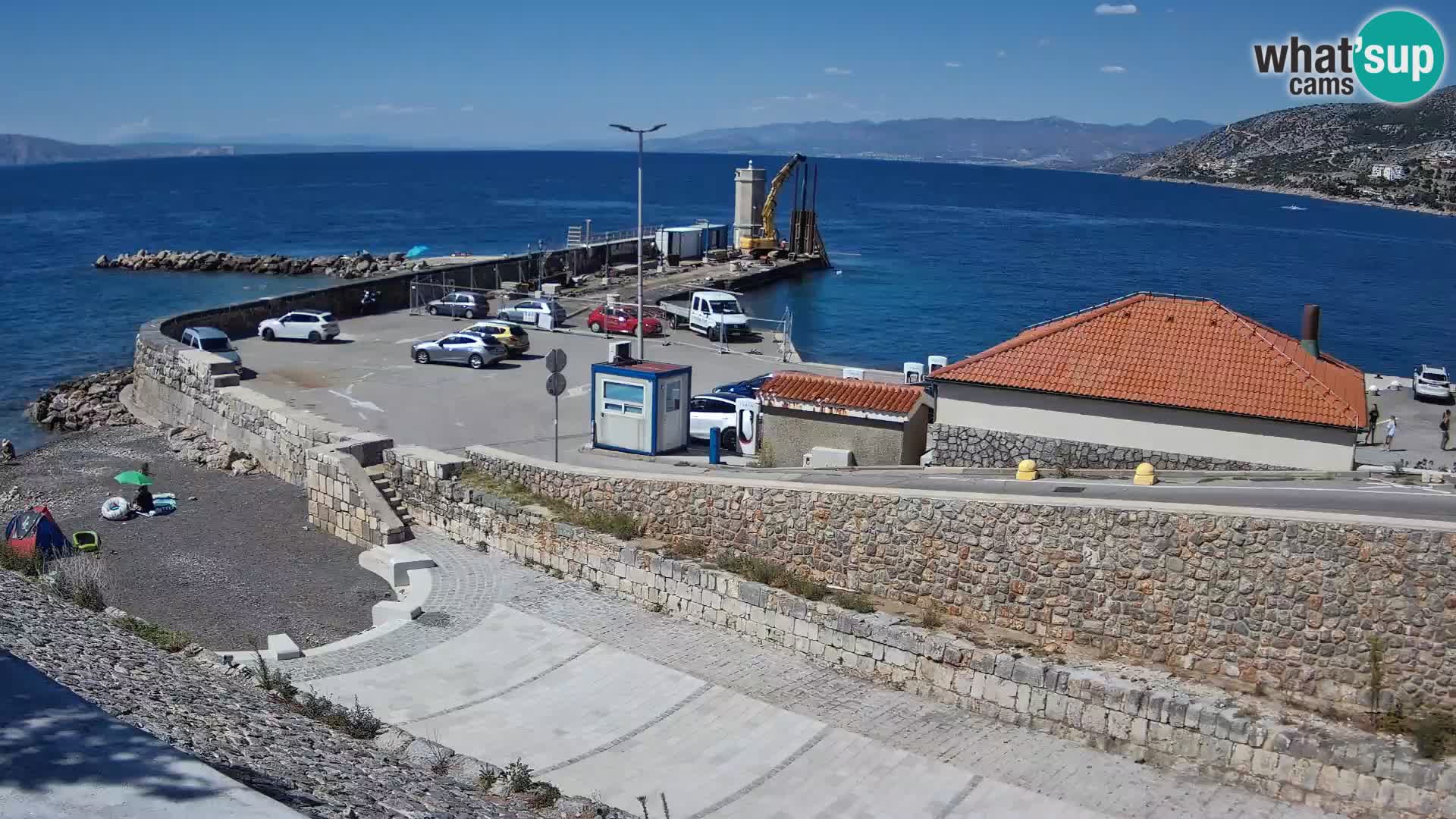 Webcam port de Senj – Vue sur la jetée et le phare