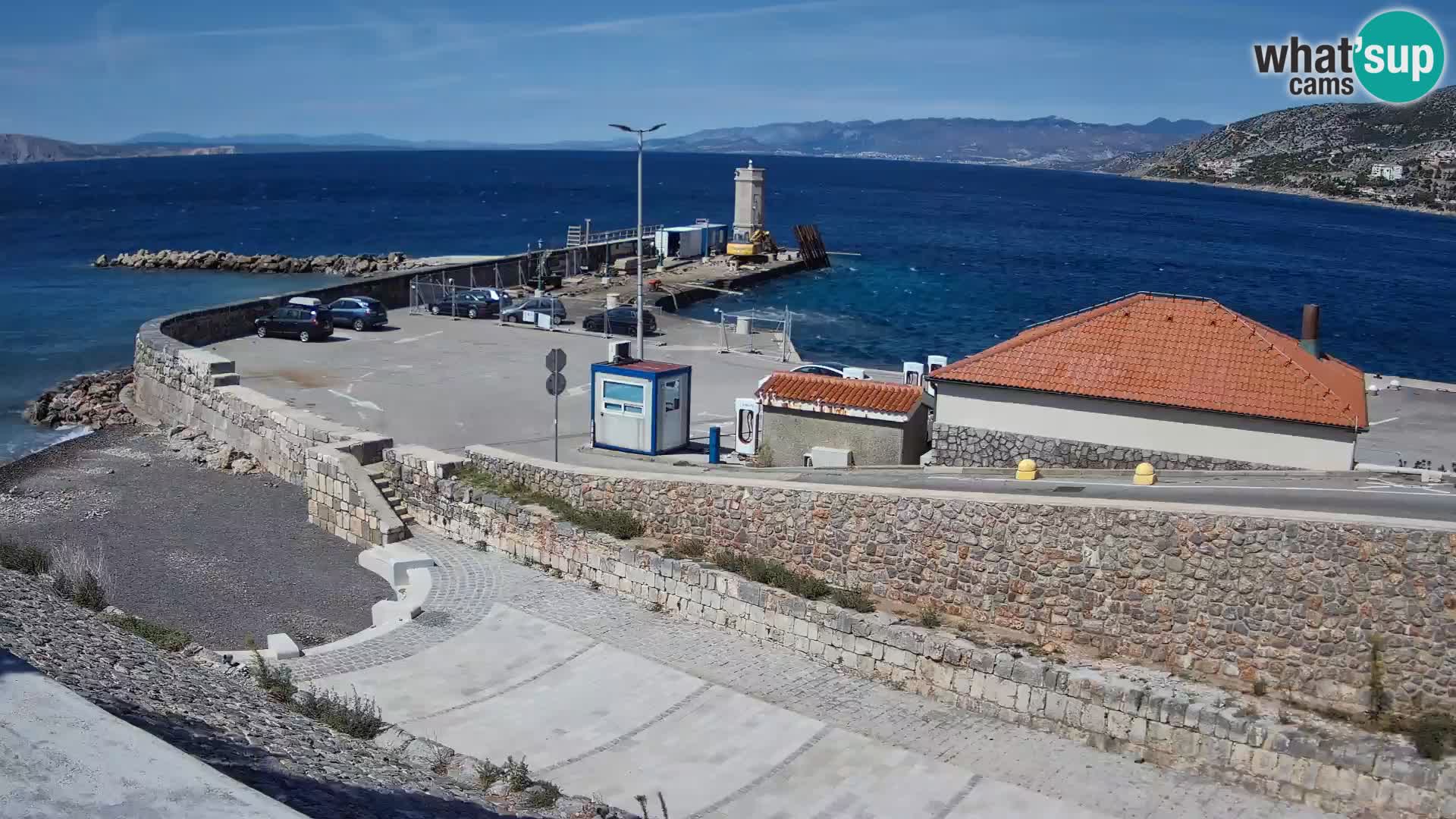 Senj Hafen Webcam – Wellenbrecher & Leuchtturm Liveblick