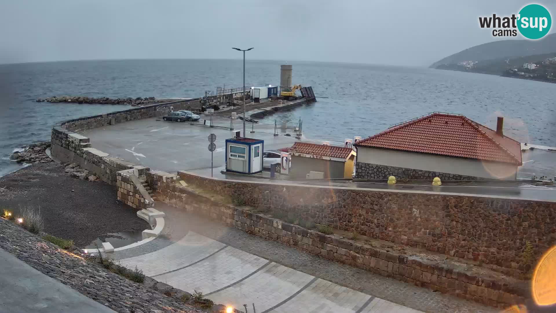 Webcam port de Senj – Vue sur la jetée et le phare