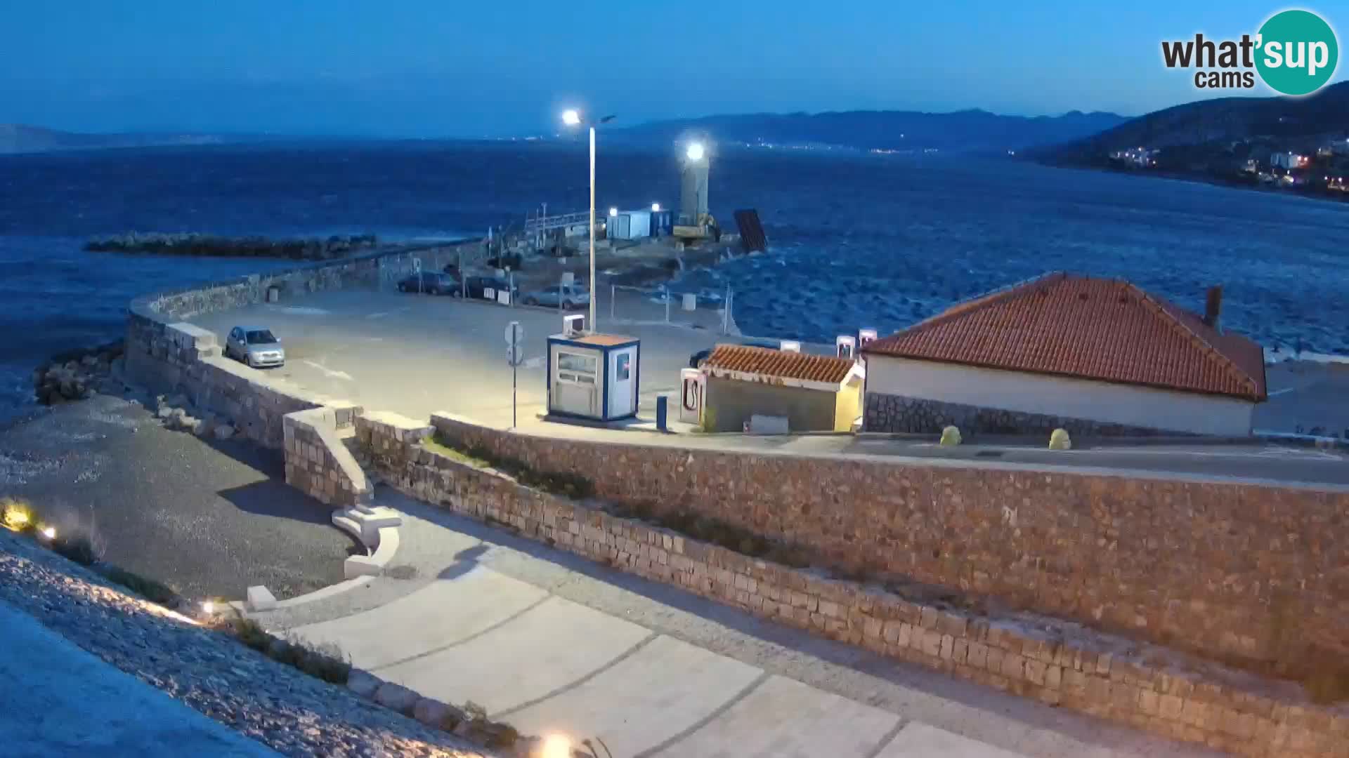 Webcam port de Senj – Vue sur la jetée et le phare