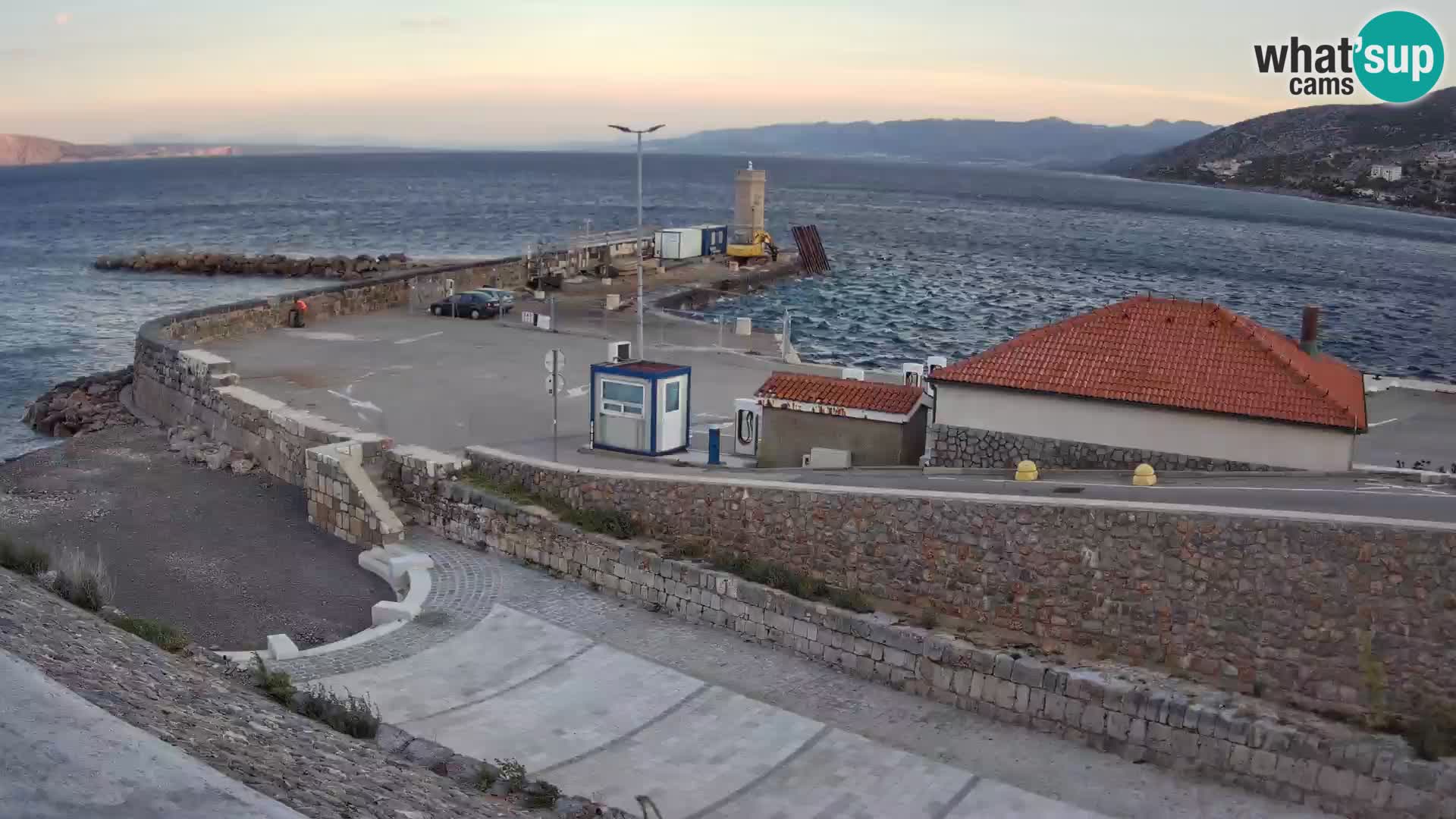 Web kamera Senj luka – Lukobran i svjetionik uživo