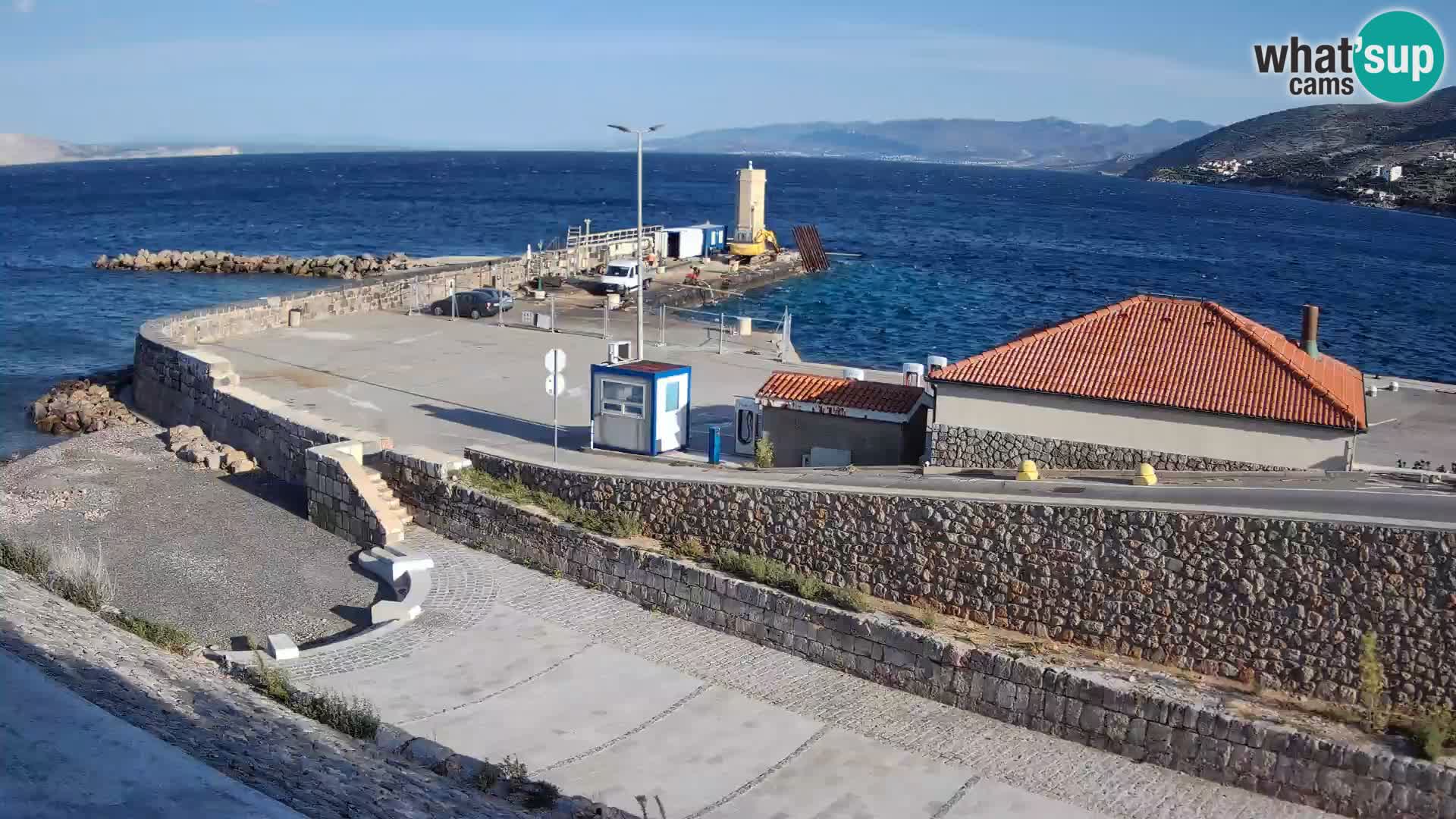 Webcam port de Senj – Vue sur la jetée et le phare