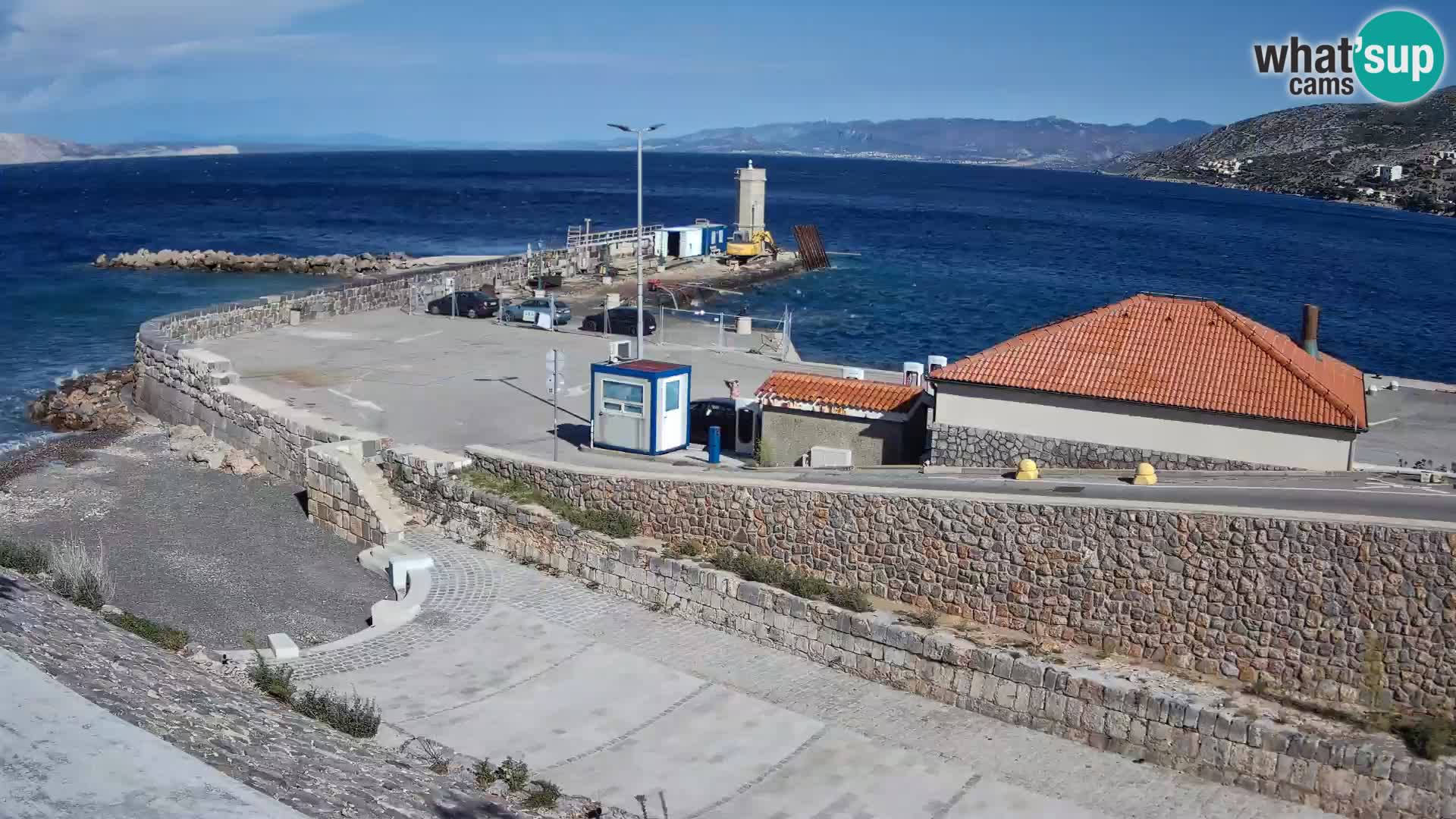 Senj Hafen Webcam – Wellenbrecher & Leuchtturm Liveblick