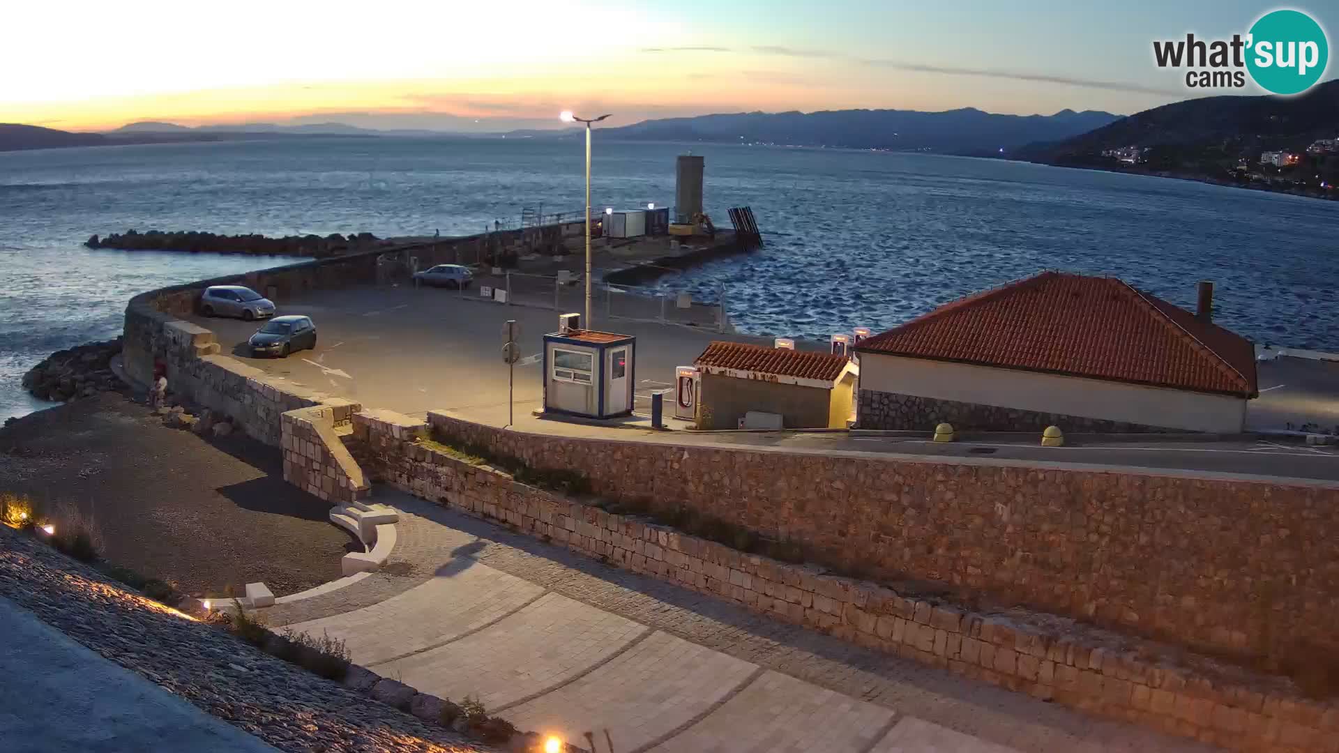 Webcam puerto de Senj – Rompeolas y faro en directo