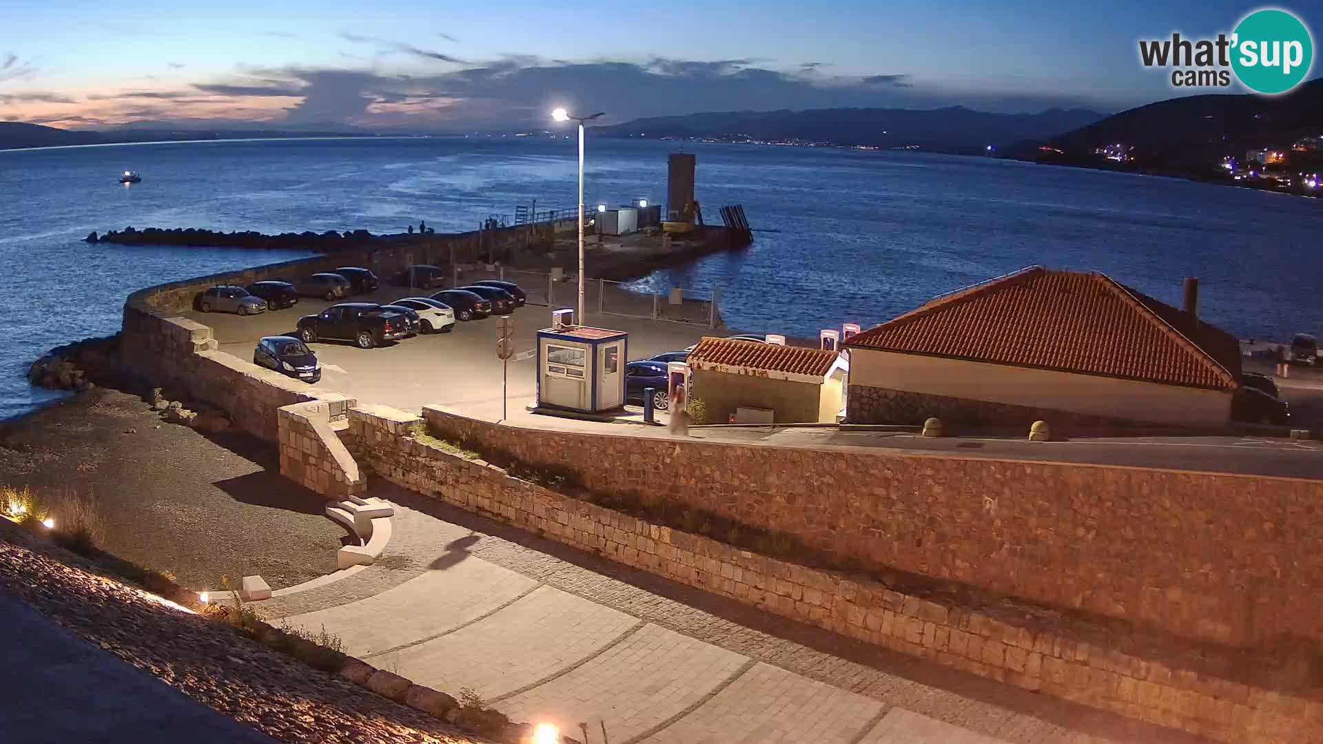 Senj Hafen Webcam – Wellenbrecher & Leuchtturm Liveblick