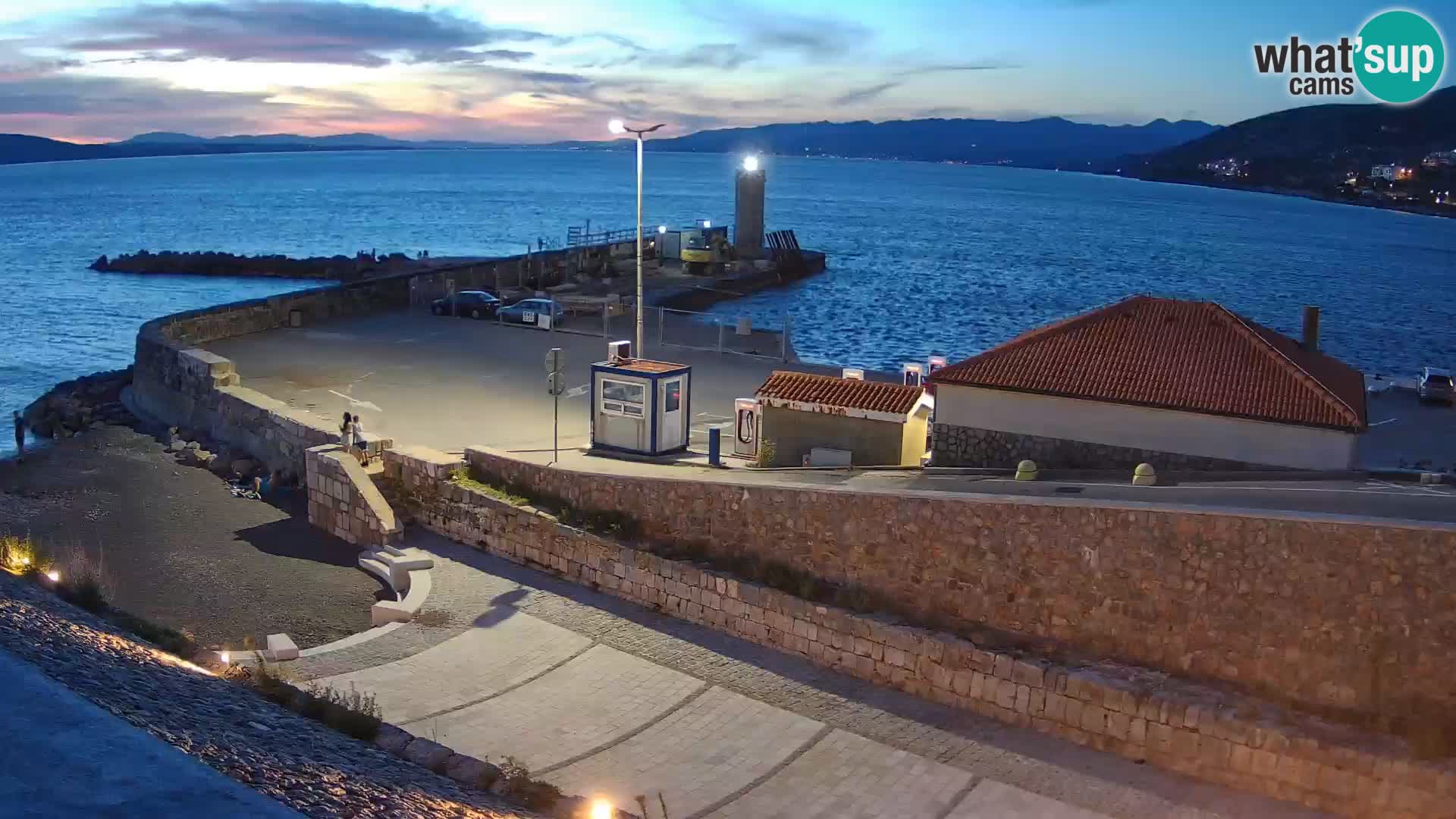Senj Hafen Webcam – Wellenbrecher & Leuchtturm Liveblick