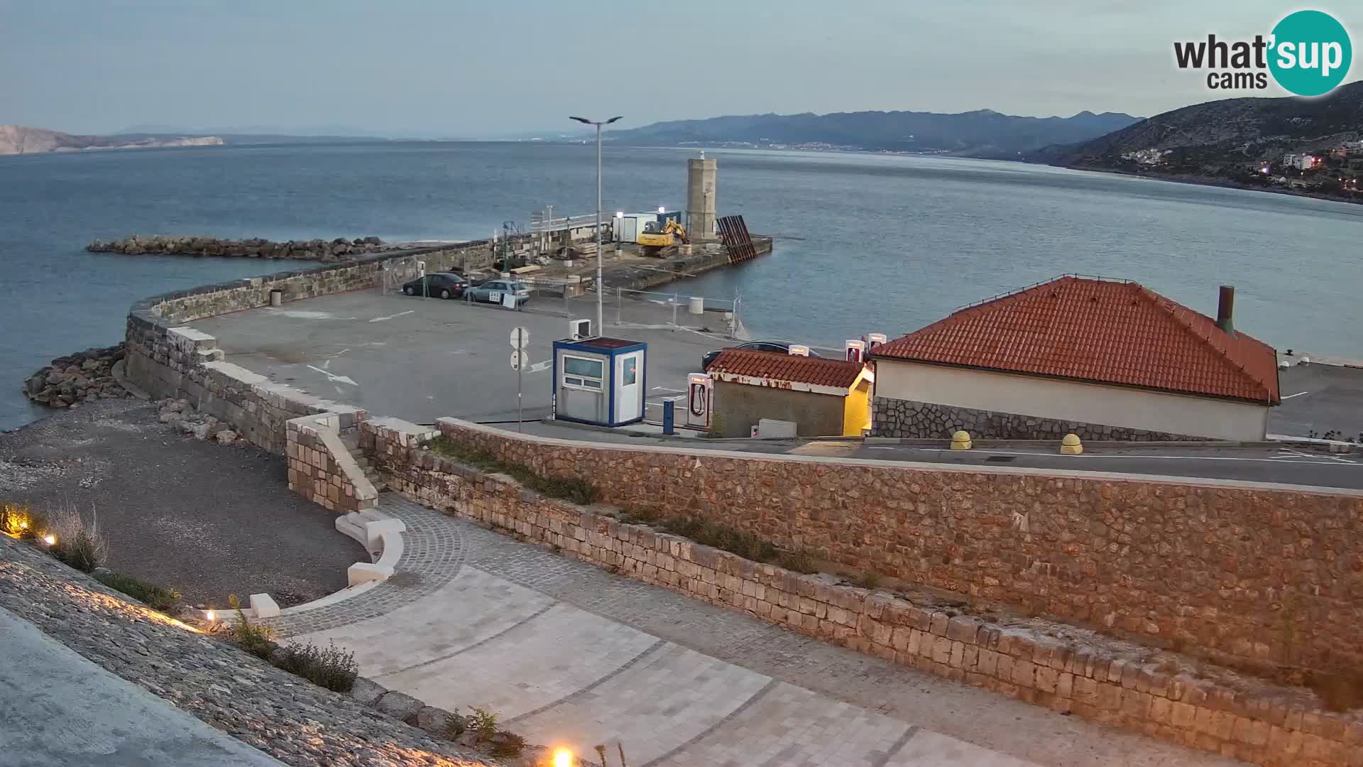 Webcam port de Senj – Vue sur la jetée et le phare