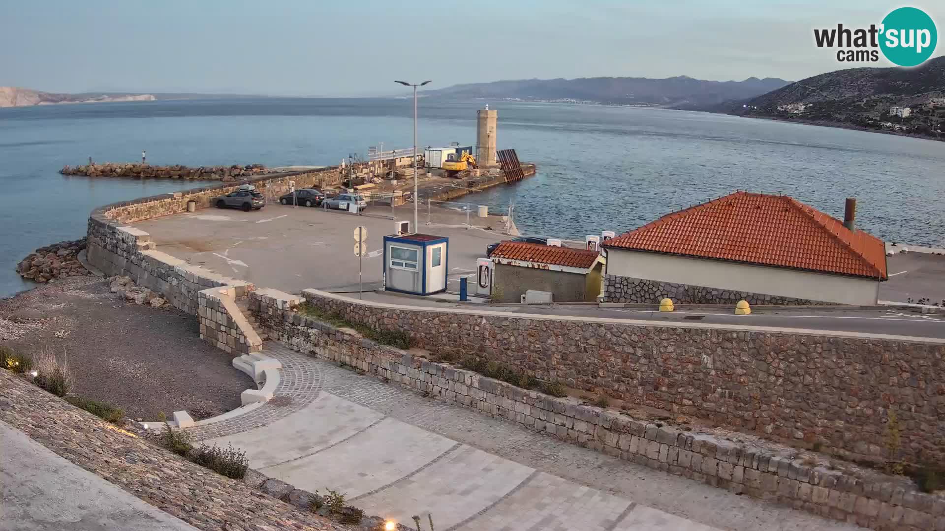 Webcam port de Senj – Vue sur la jetée et le phare