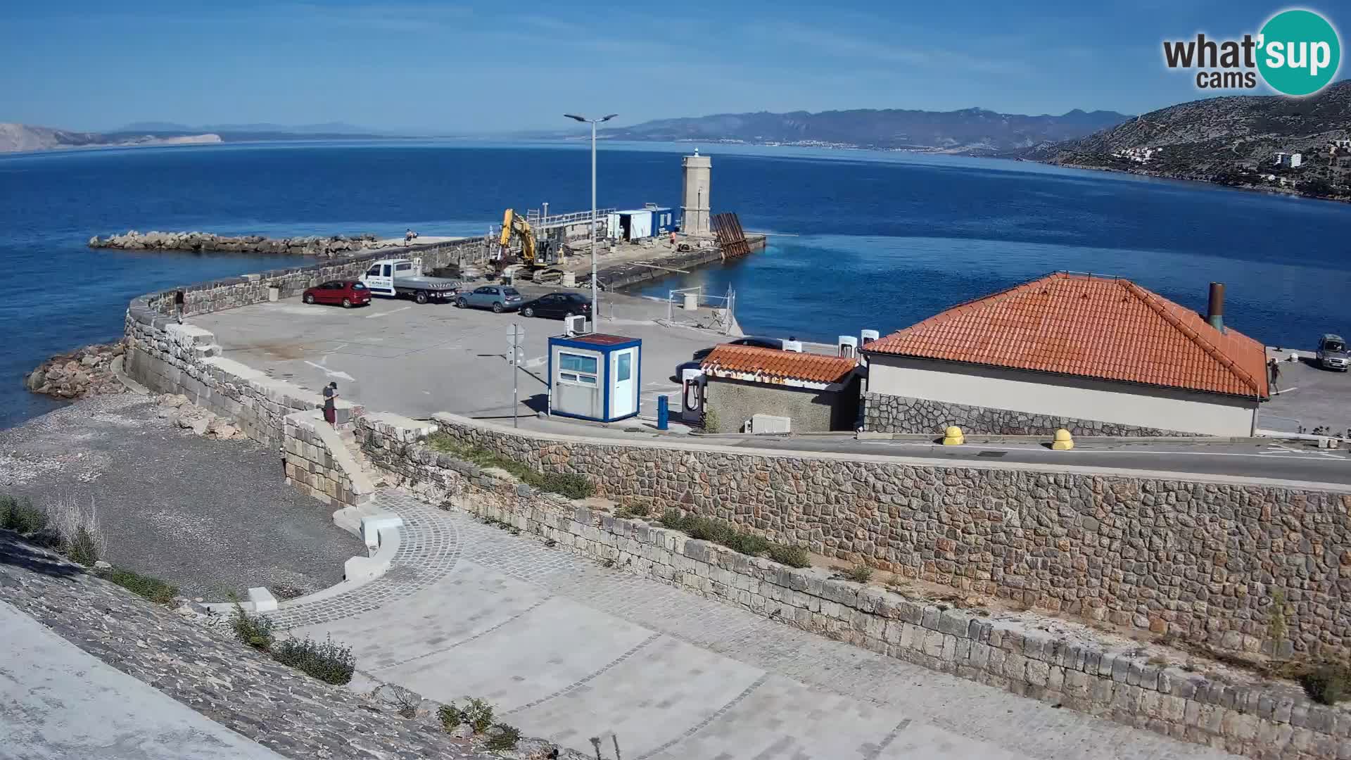 Webcam port de Senj – Vue sur la jetée et le phare