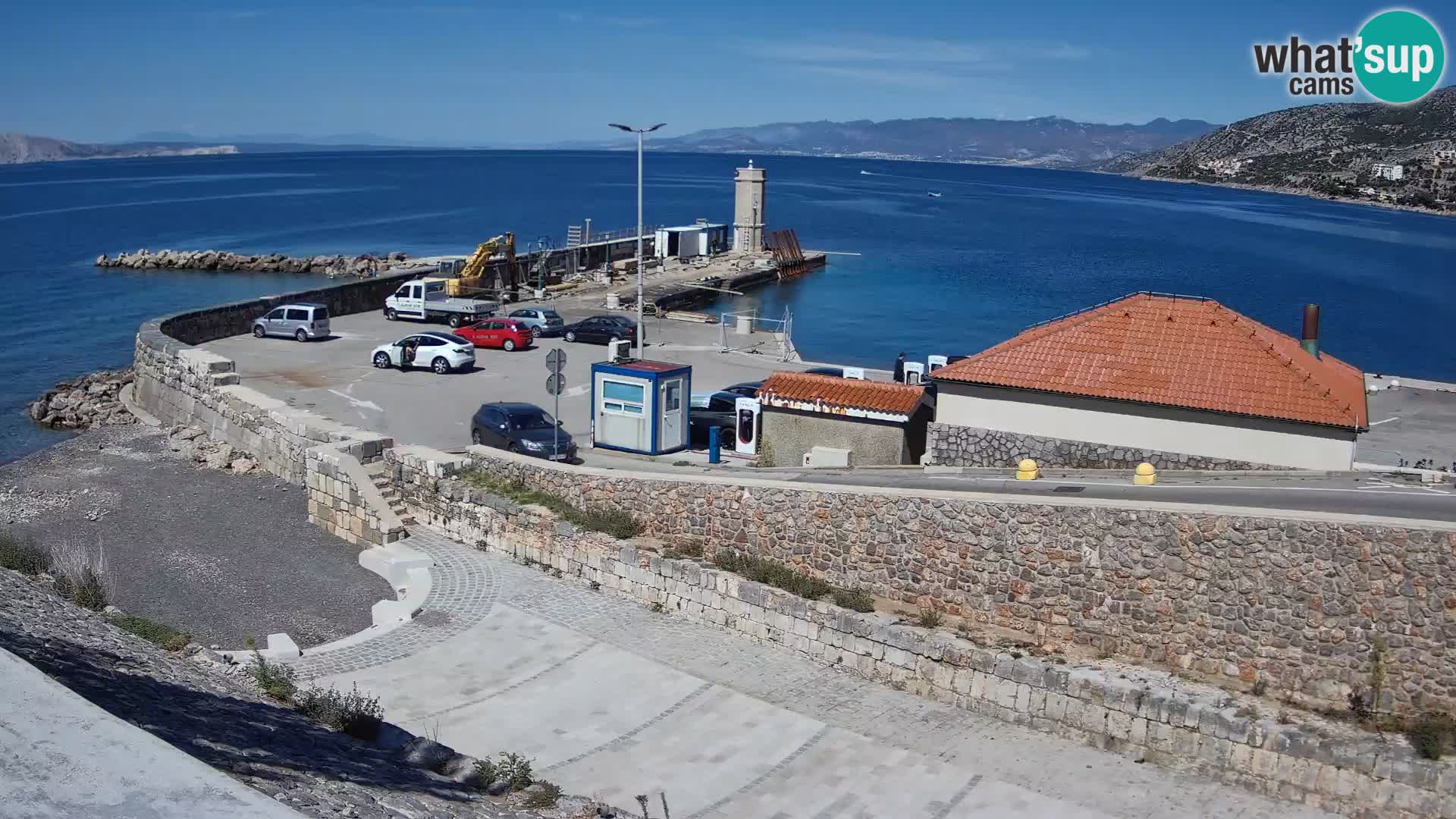 Webcam port de Senj – Vue sur la jetée et le phare