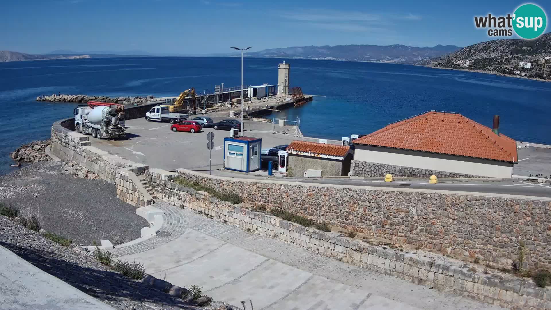 Webcam port de Senj – Vue sur la jetée et le phare