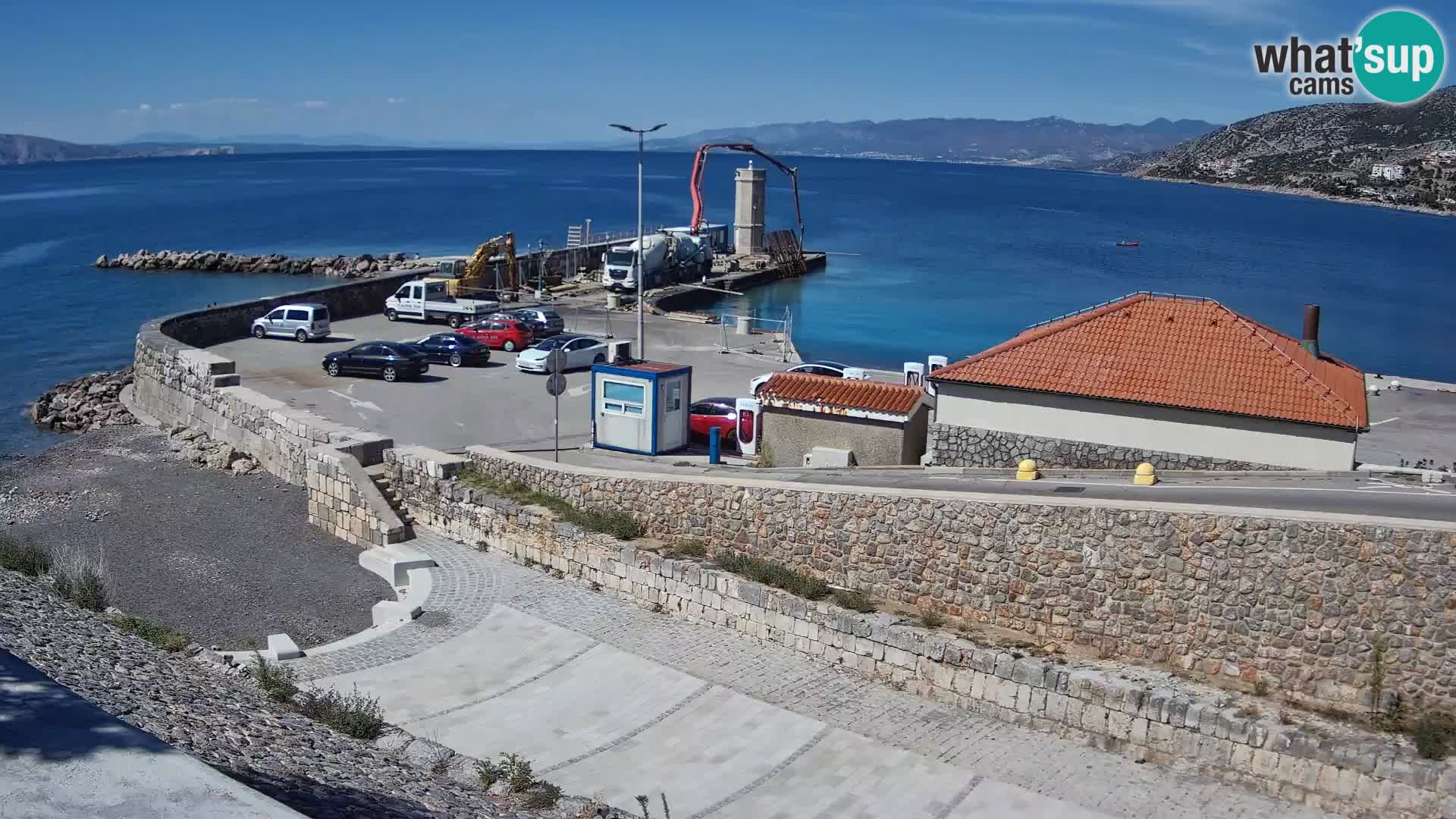 Webcam port de Senj – Vue sur la jetée et le phare