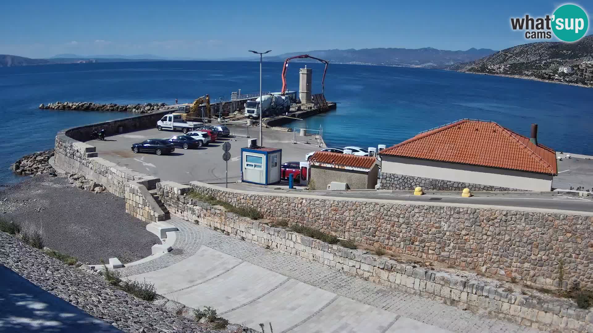 Webcam port de Senj – Vue sur la jetée et le phare