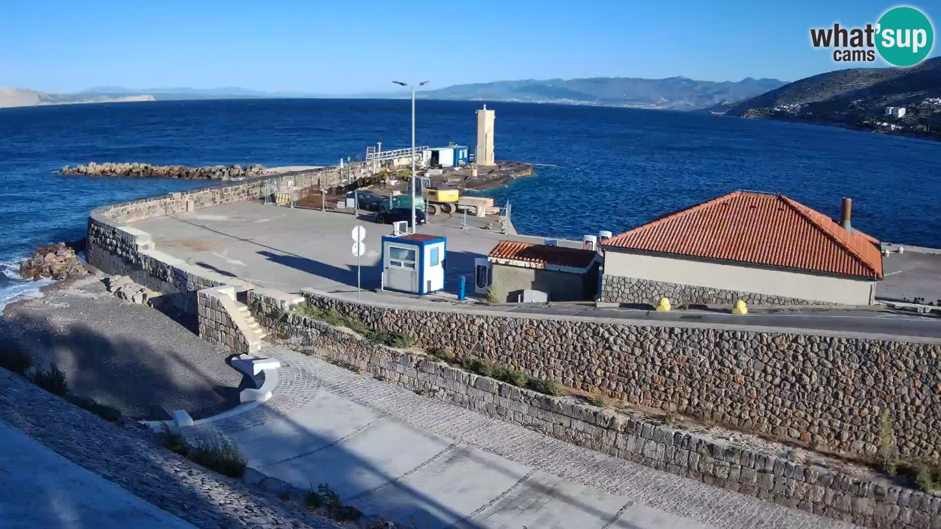 Web kamera Senj luka – Lukobran i svjetionik uživo